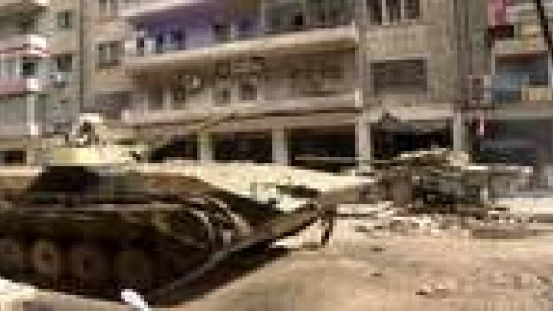 قصف للجيش السوري واشتباكات مع مسلحين في ريف دمشق