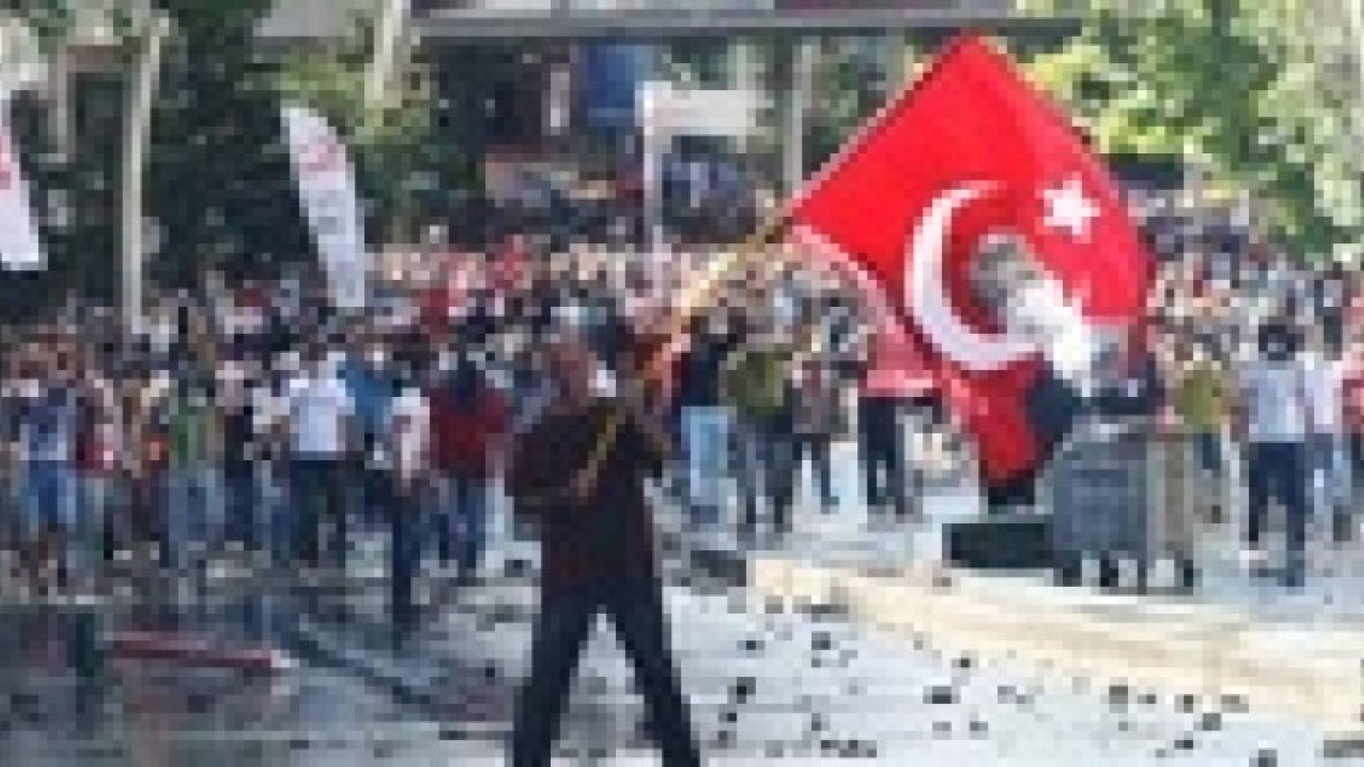 الشرطة التركية تفرق محتجين في ذكرى أحداث " تقسيم "