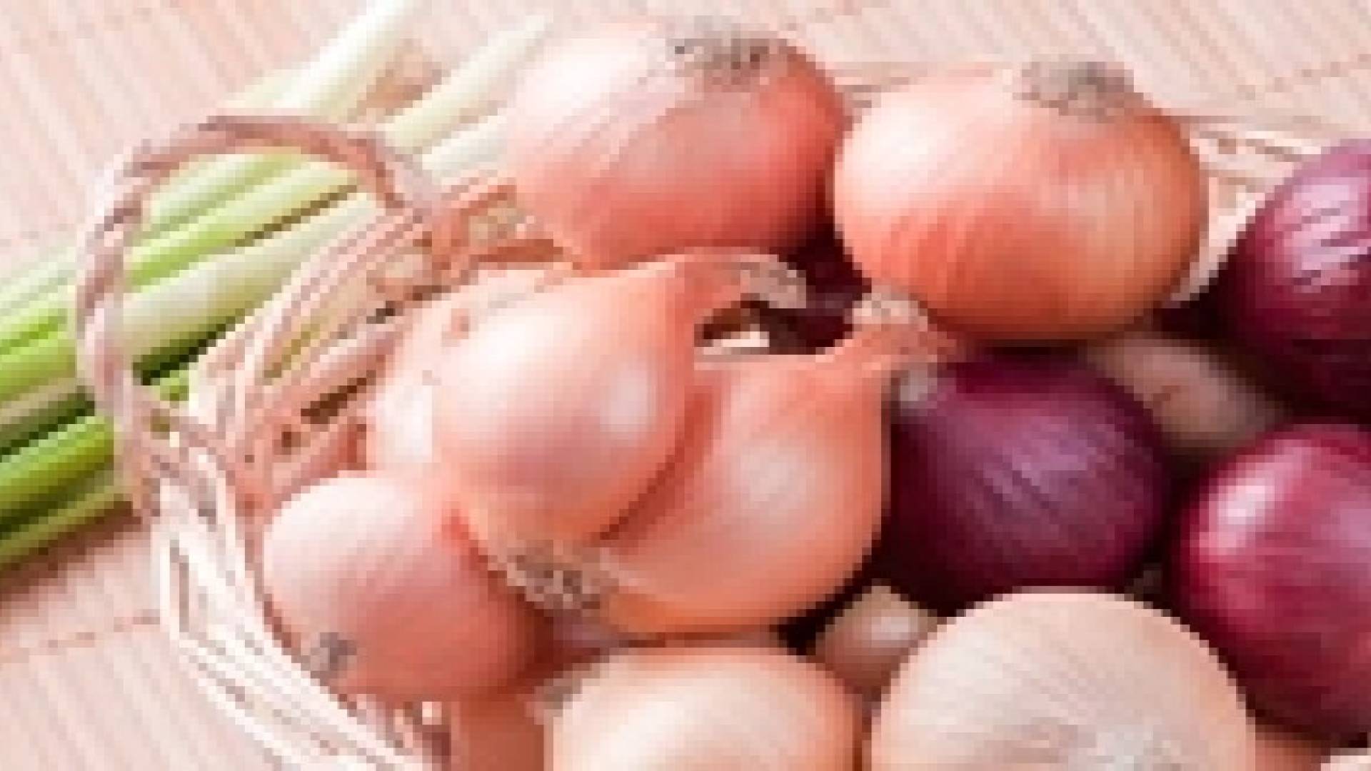 ضبط 5 اطنان من " البصل المهرب " في السوق المركزي