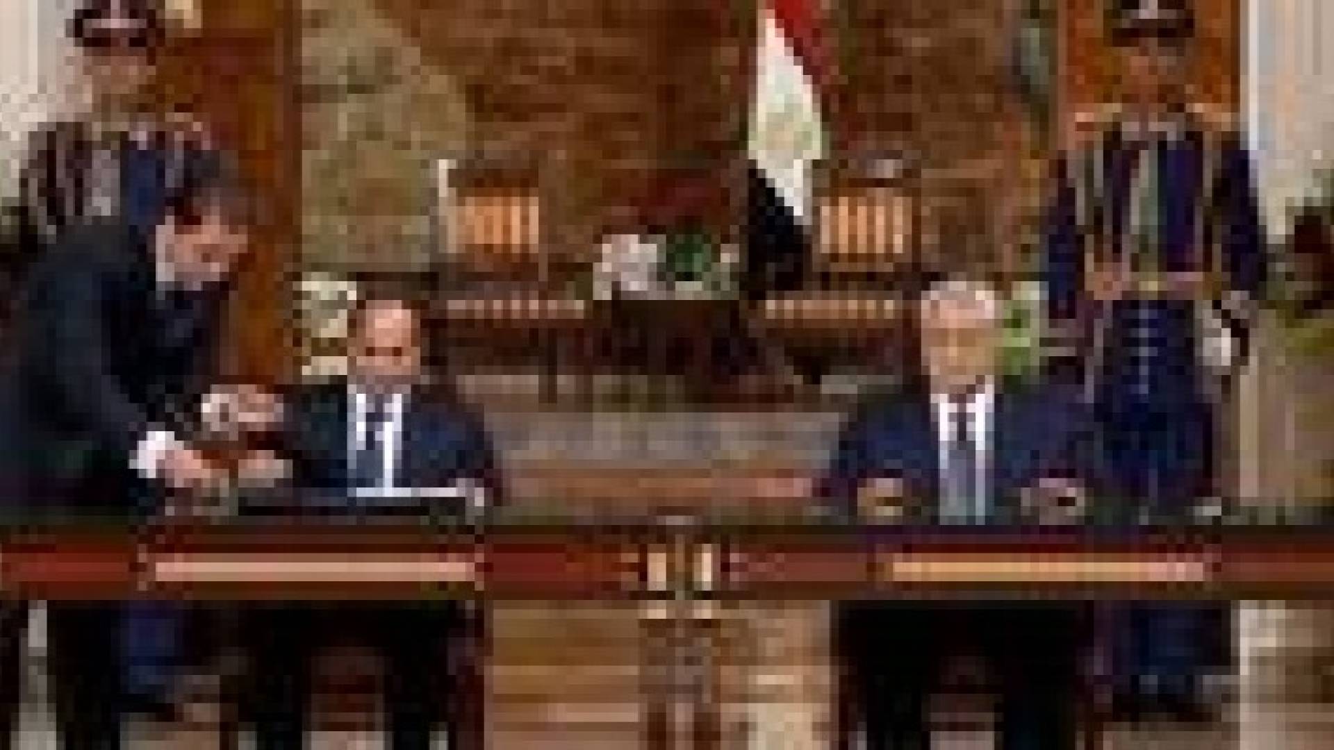 لأول مرة في تاريخ مصر السيسي ومنصور يوقعان "وثيقة السلطة"