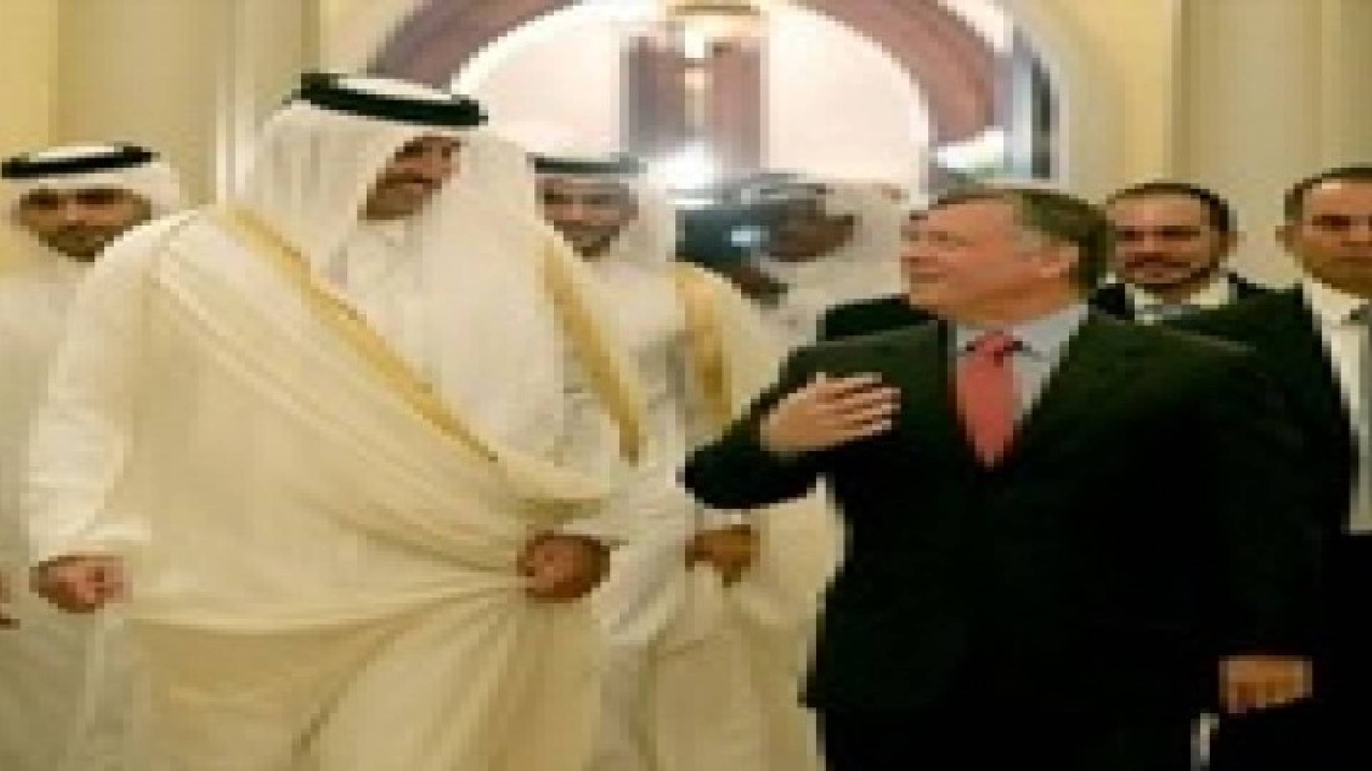 أمير قطر يهنئ الملك