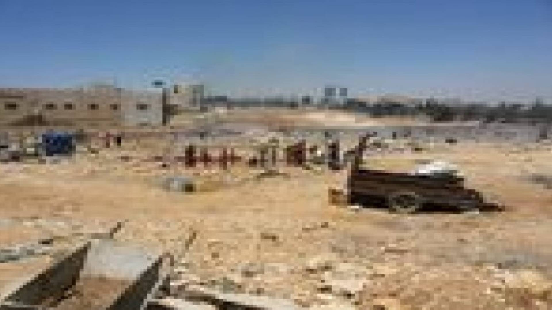 حملة لإزالة خيم الغجر في وادي السير ..صور