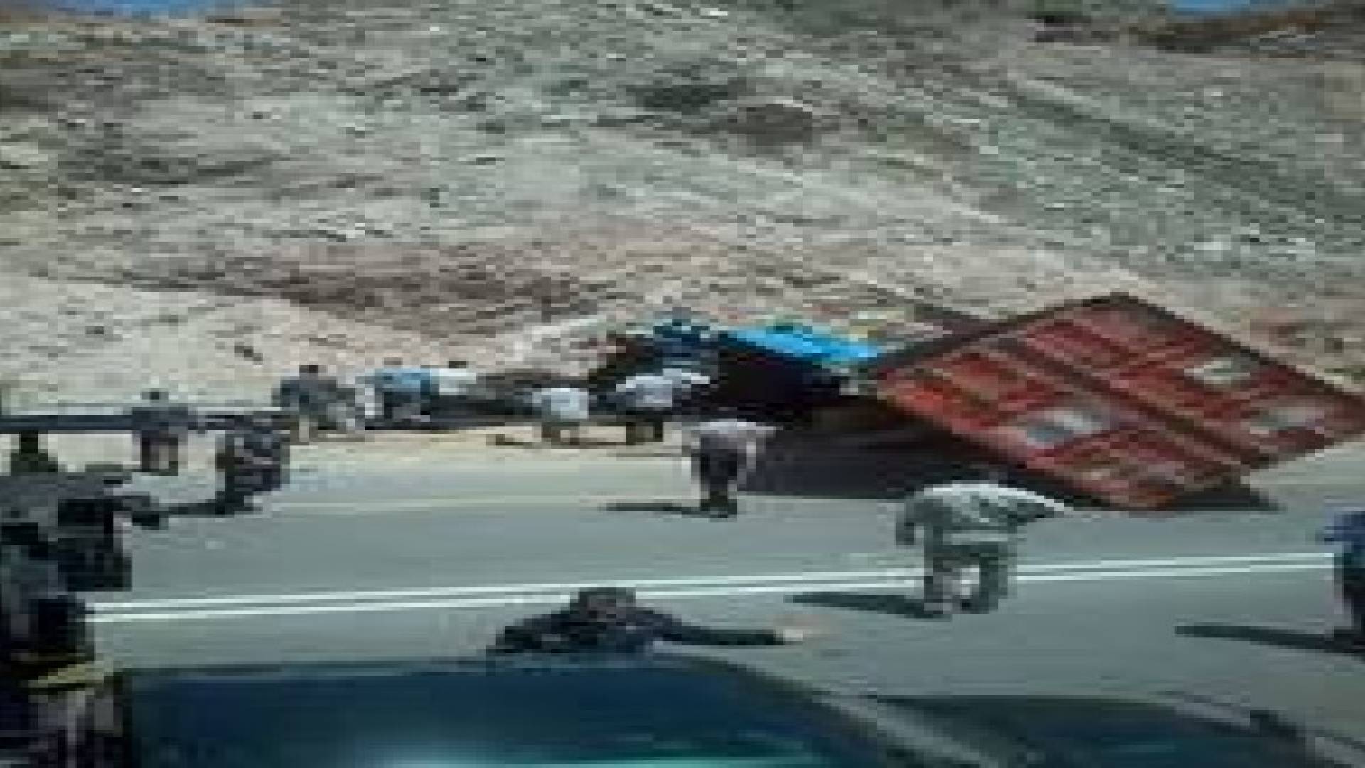 وفاة شخص وإصابة آخر في حادث تدهور في العقبة..صور