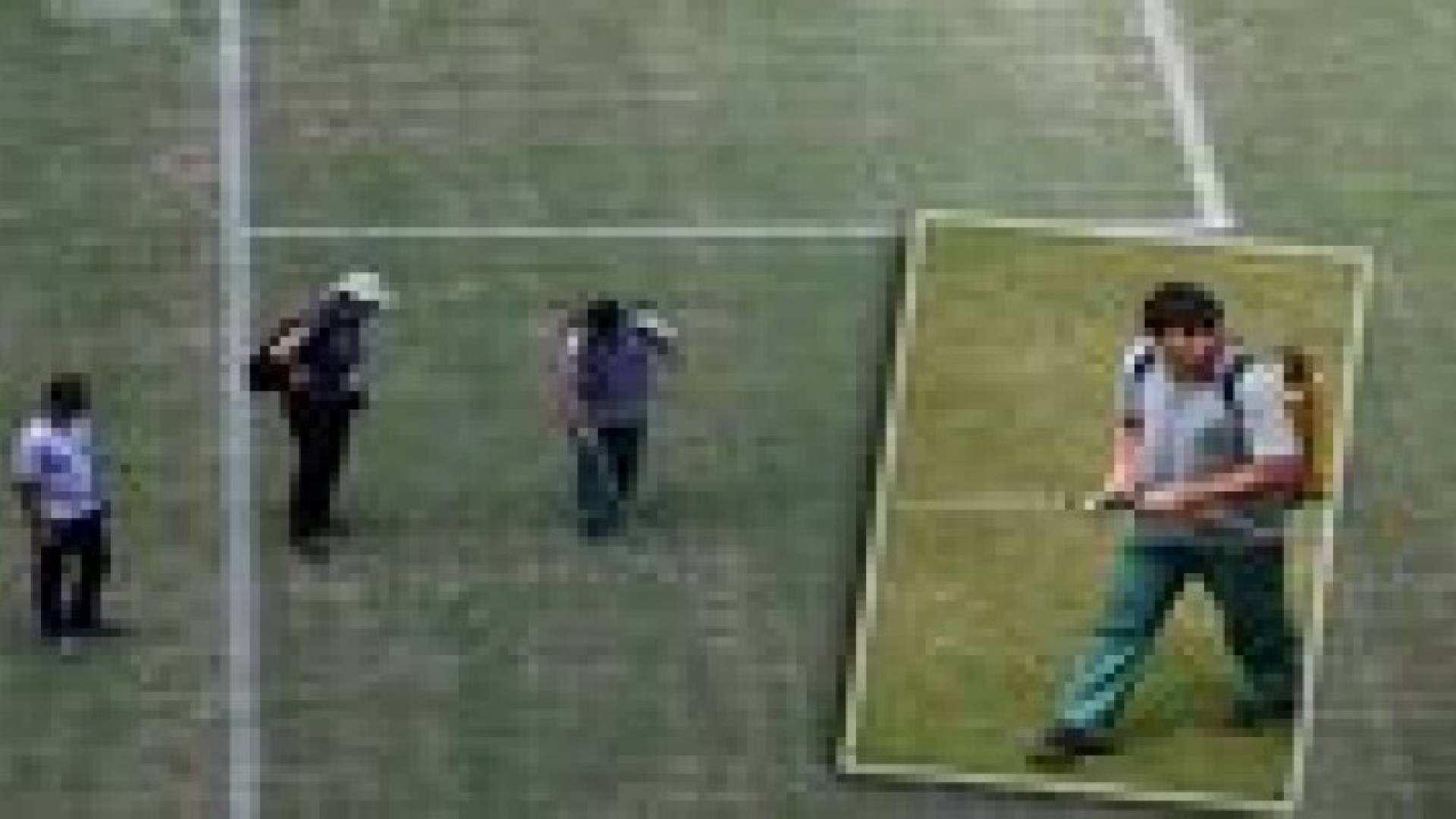 الصحف الإنجليزية تواصل كشف فضيحة ملعب مباراة إيطاليا