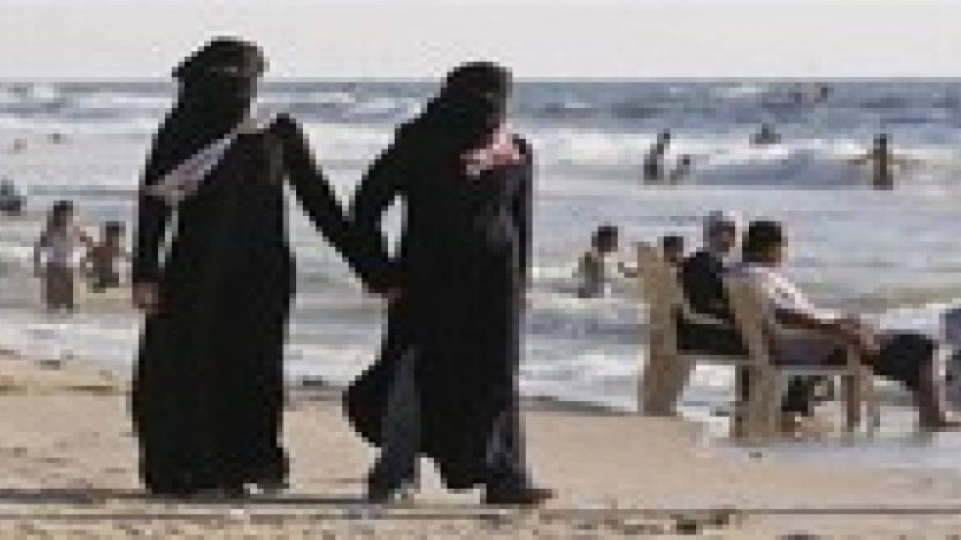 شواطئ اسلامية في الجزائر في موسم الاصطياف