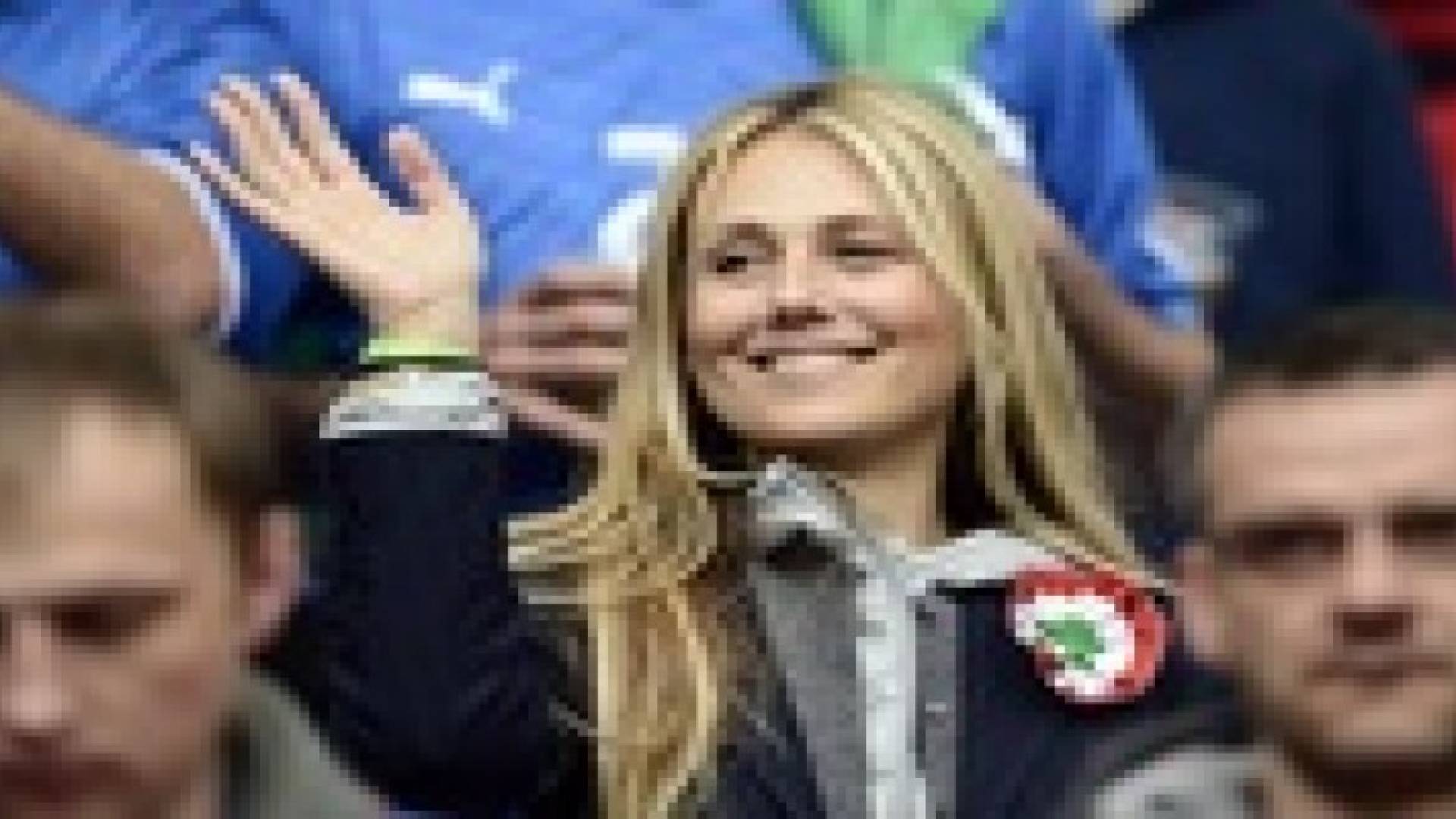 نساء المنتخب الإيطالي أجمل من الانكليزي - صور
