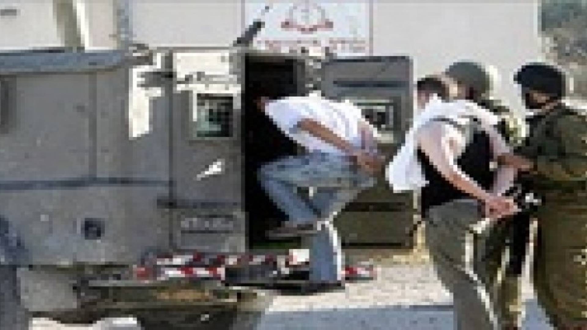 إسرائيل تعتقل نائبين فلسطينيين ونحو 25 من الأسرى المحررين بصفقة شاليط
