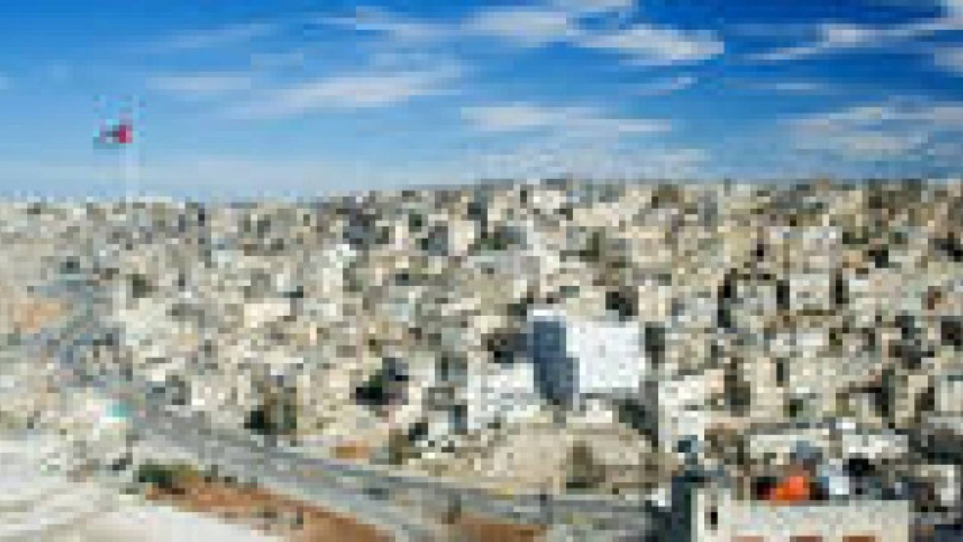 باحثون ومحللون : السياسات الاقتصادية للحكومات هي السبب وراء انحسار الطبقة الوسطى