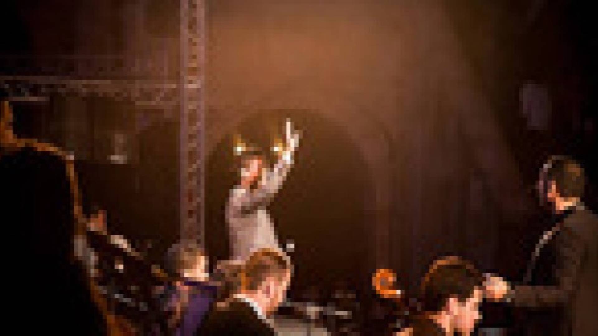 عساف يهدي الأردن أغنية ”يابو حسين”