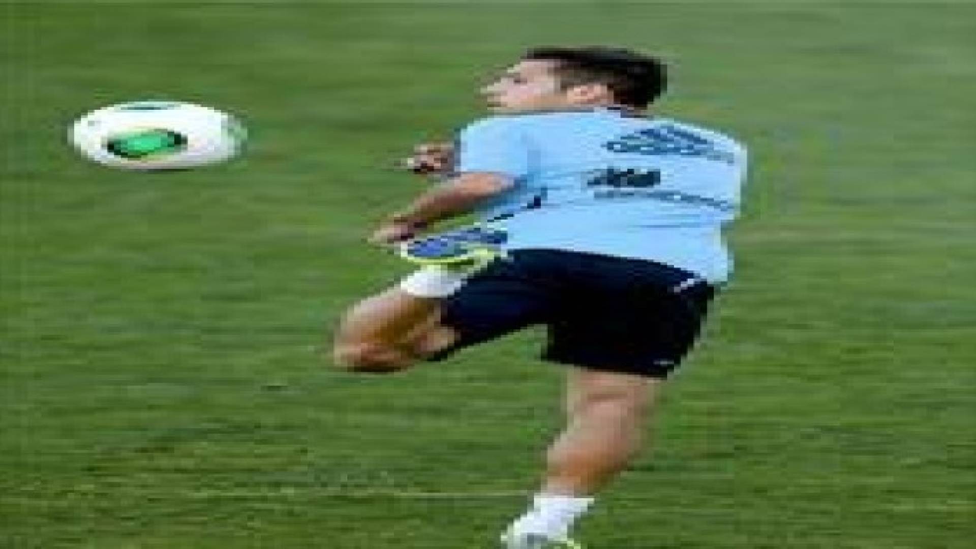 "ألبا" يهدد بقطع رأس صحفي