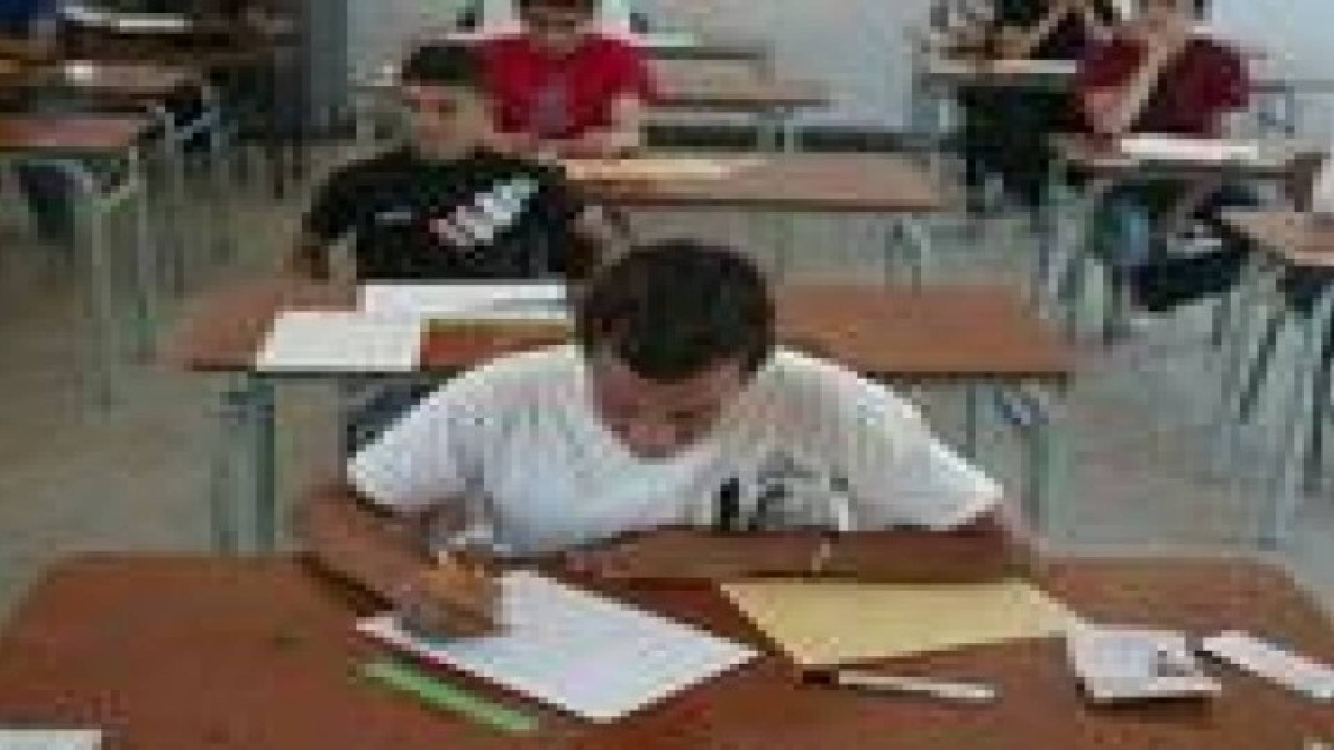 طلبة التوجيهي يواصلون تقديم الامتحانات وسط اجواء متباينة