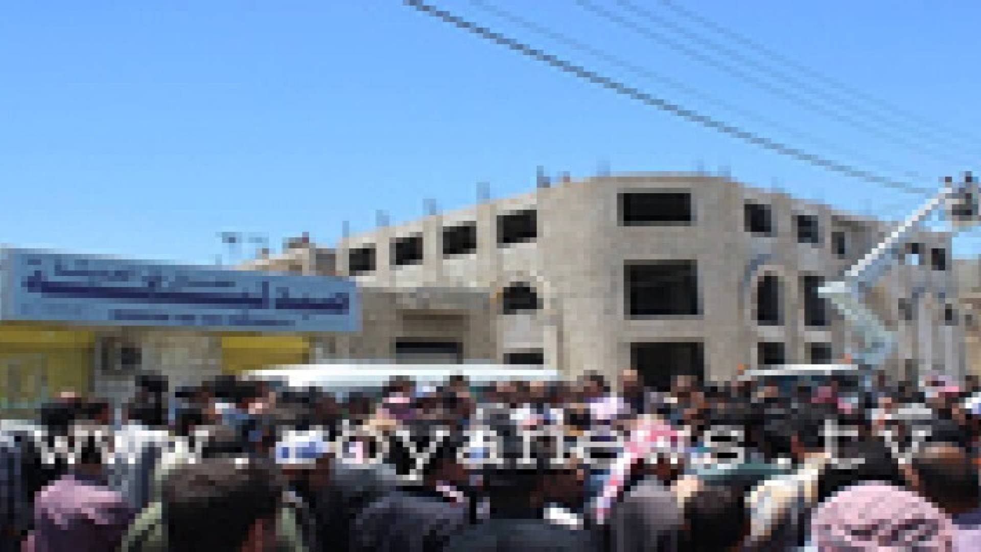 توتر في معان والمئات يشاركون بمسيرة احتجاجية .. صور