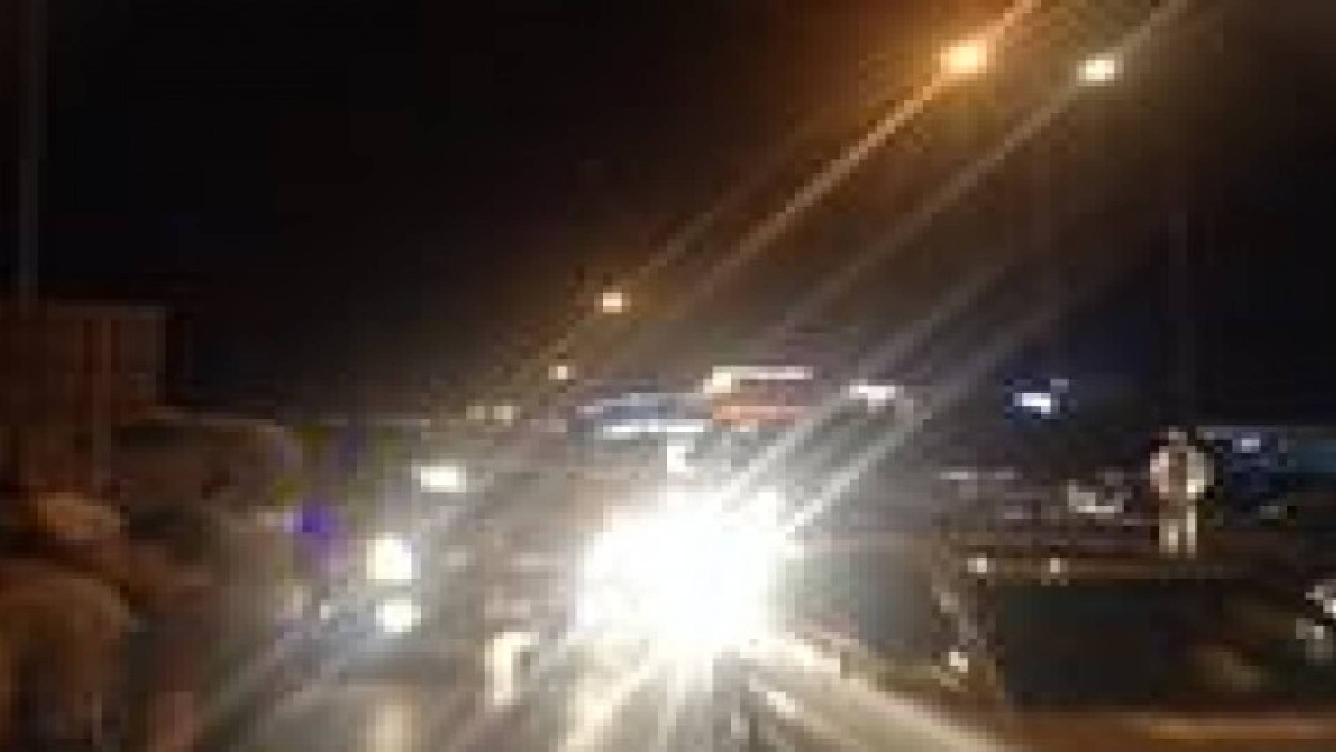 حادث سير في المقابلين يسبب أزمة خانقة .. صور