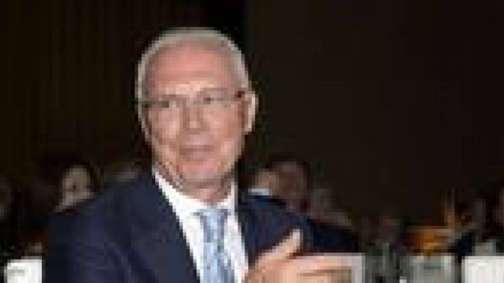 "الفيفا" يرفع عقوبة الايقاف عن القيصر بكنباور