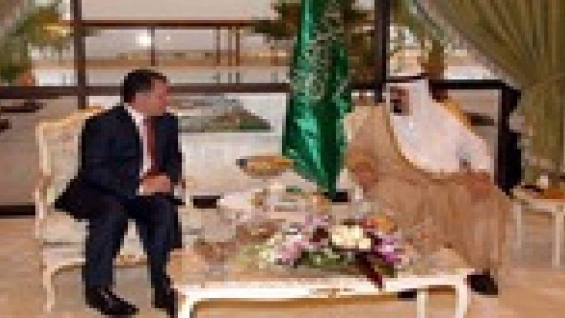 الملك يبحث هاتفيا الاوضاع في المنطقة مع خادم الحرمين