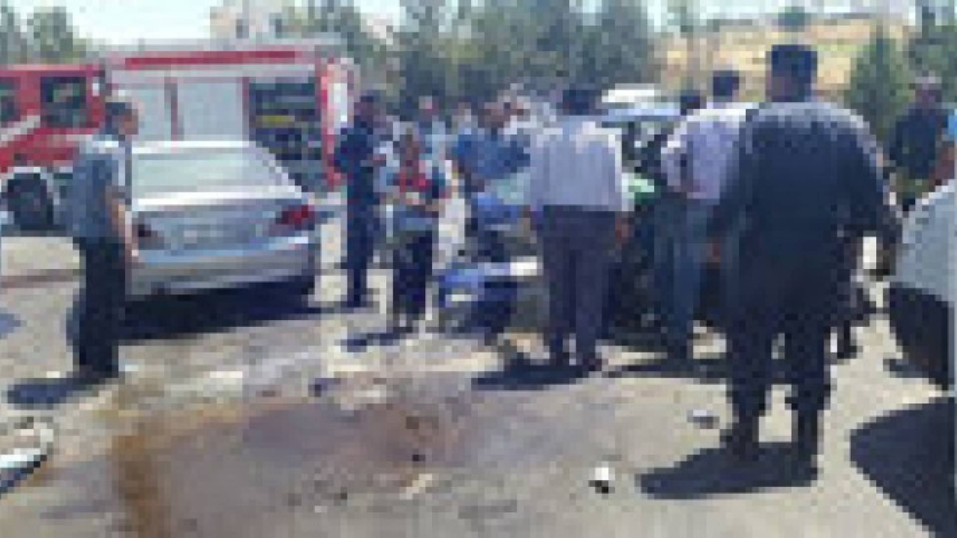 اصابتان إثر حادث تصادم على طريق المطار .. صور