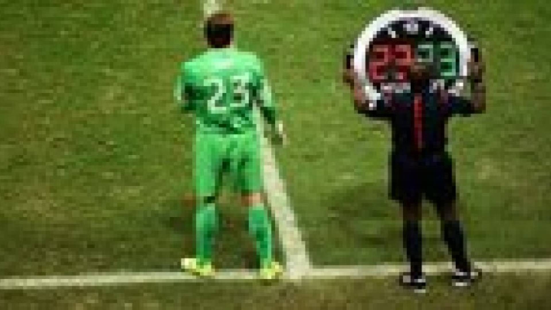 كرول يدخل هولندا التاريخ