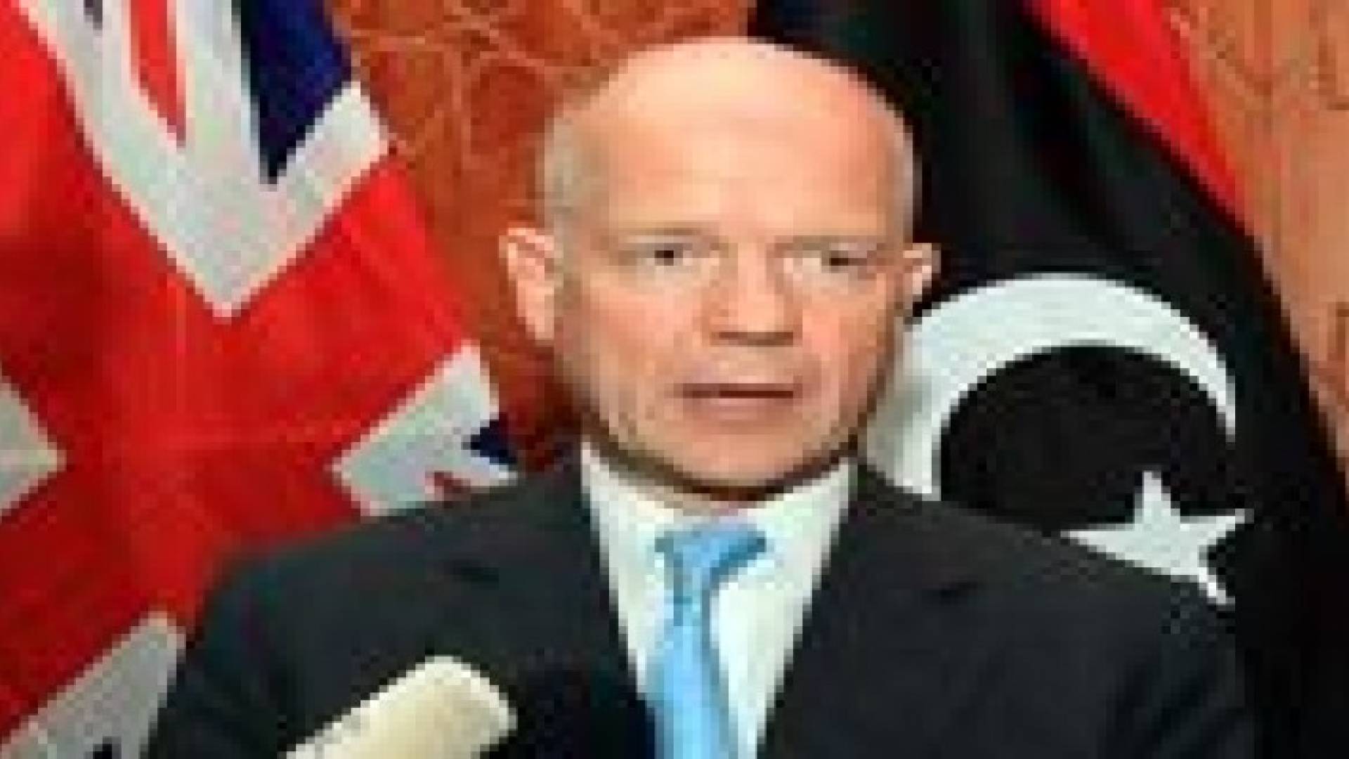 وزير الخارجية البريطاني يعلن استقالته من منصبه