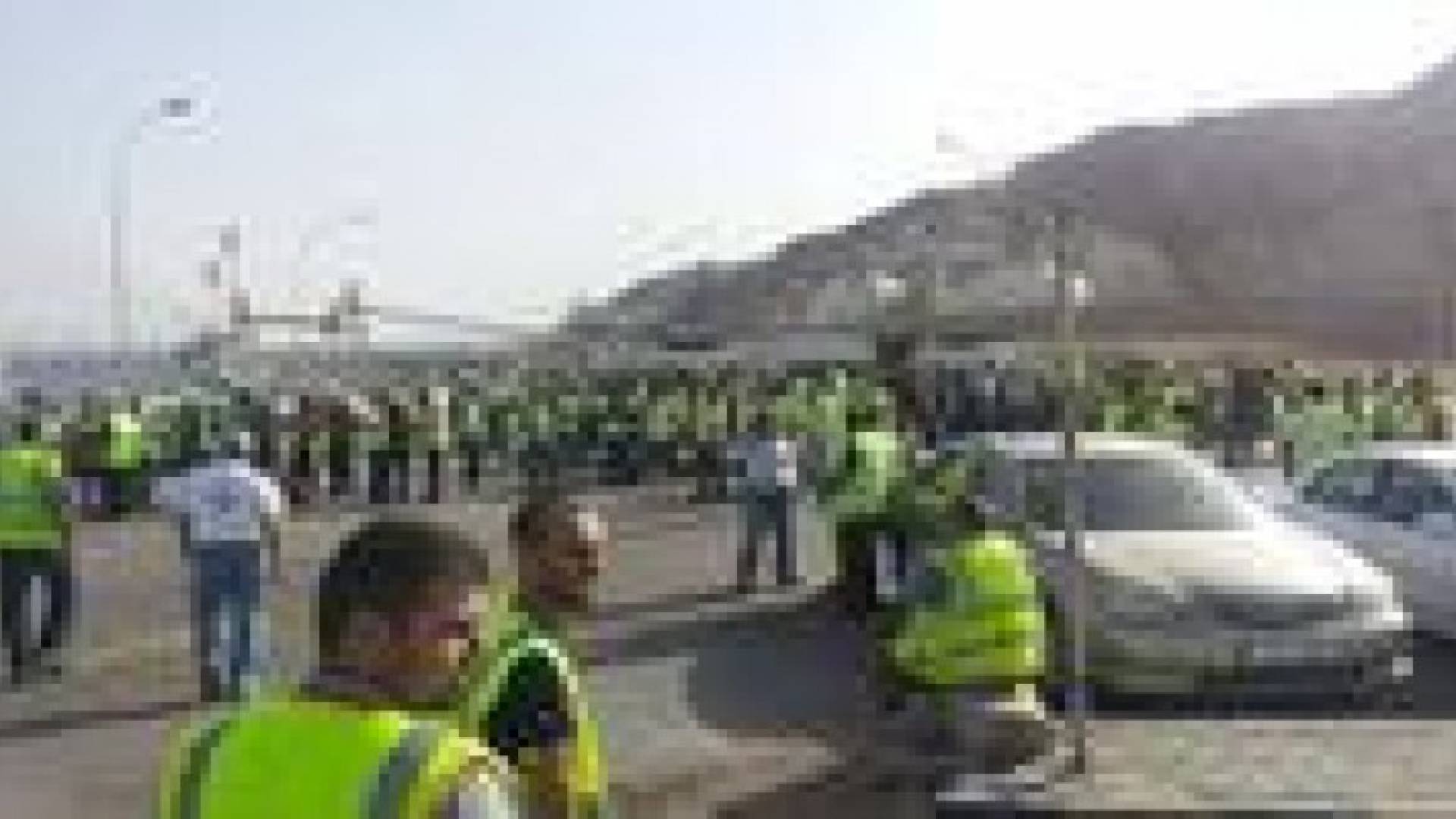 القطامين يعد بإنهاء إضراب الميناء ووقف النزيف الاقتصادي