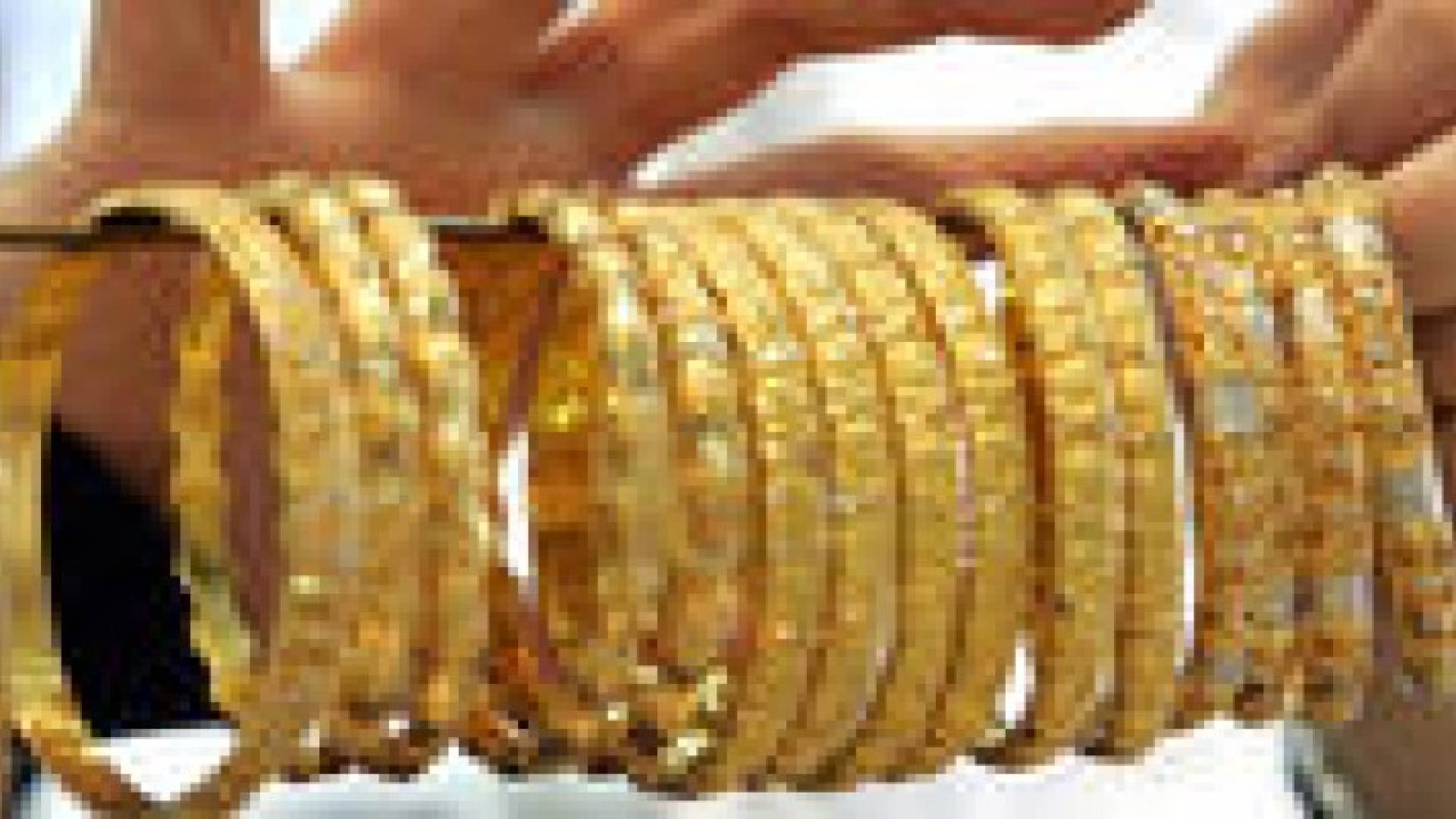 غرام الذهب ينخفض دينارا