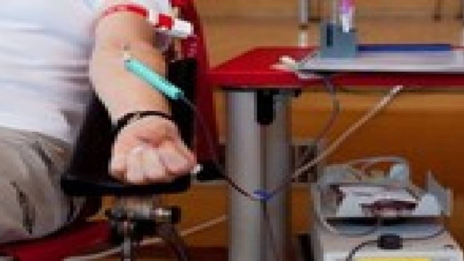 الأردنيون يتبرعون باكثر من  585  وحدة دم لغزة حتى الان