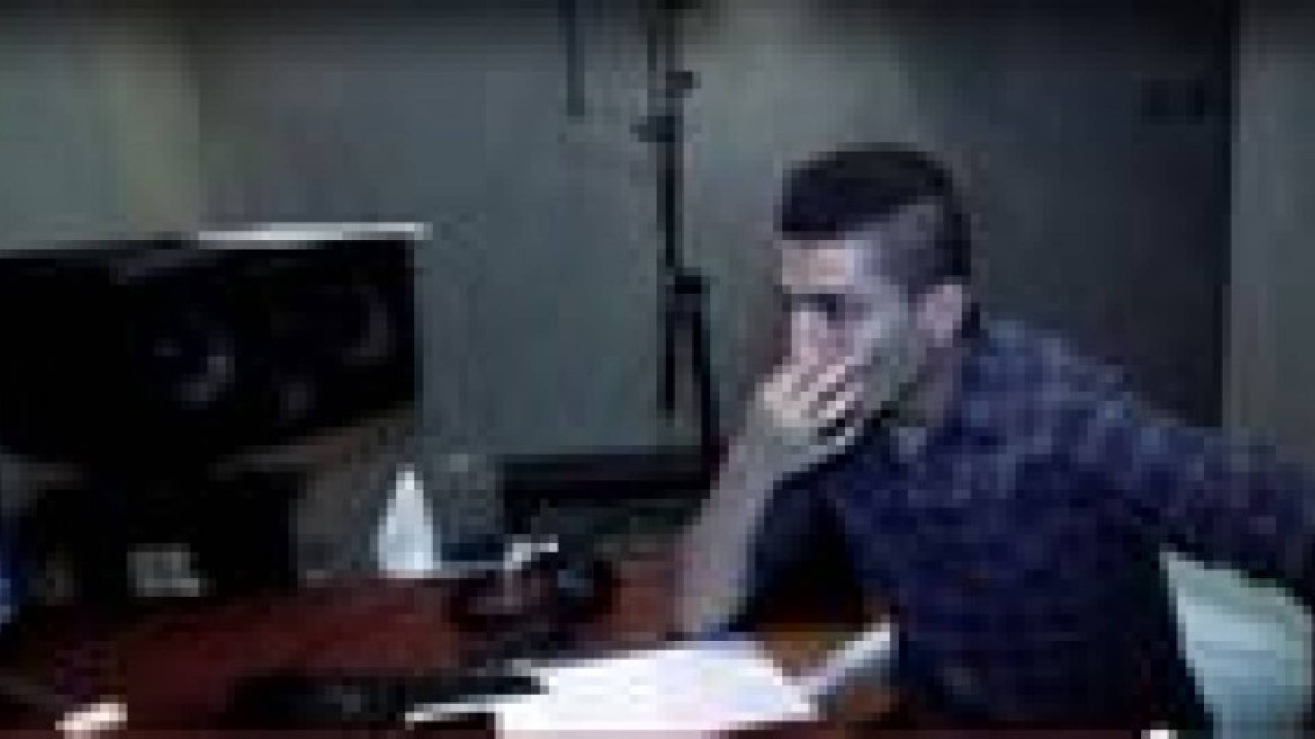 فيديو .. محمد عساف يغني لغزة