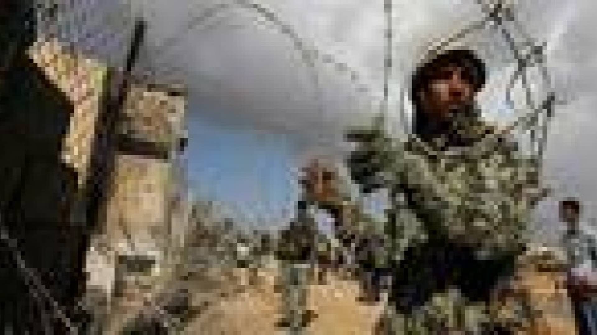 مقتل 31 جنديا بالجيش المصري في تبادل إطلاق نار مع "مهربين"