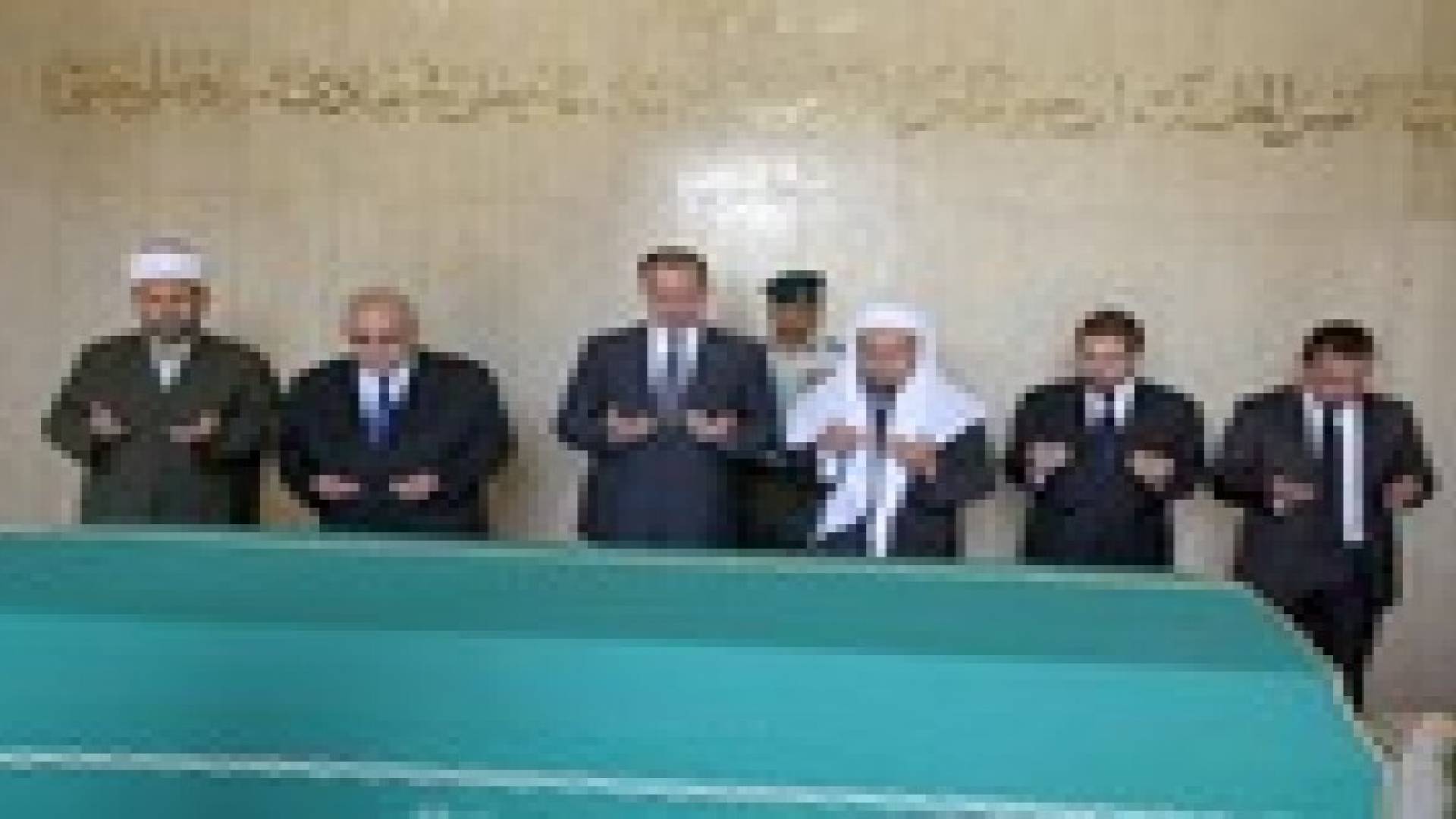 نائب الملك يزور ضريح الملك عبدالله المؤسس