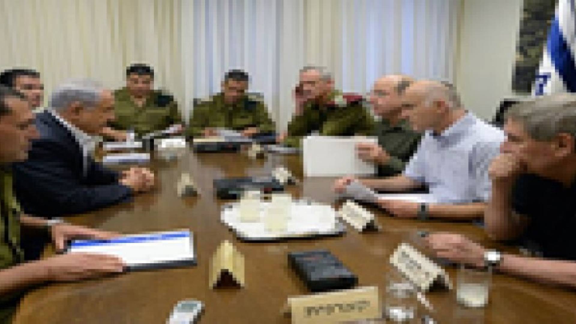 اسرائيل توافق على تهدئة انسانية لساعتين لاخلاء جثث الشهداء في حي الشجاعية فقط