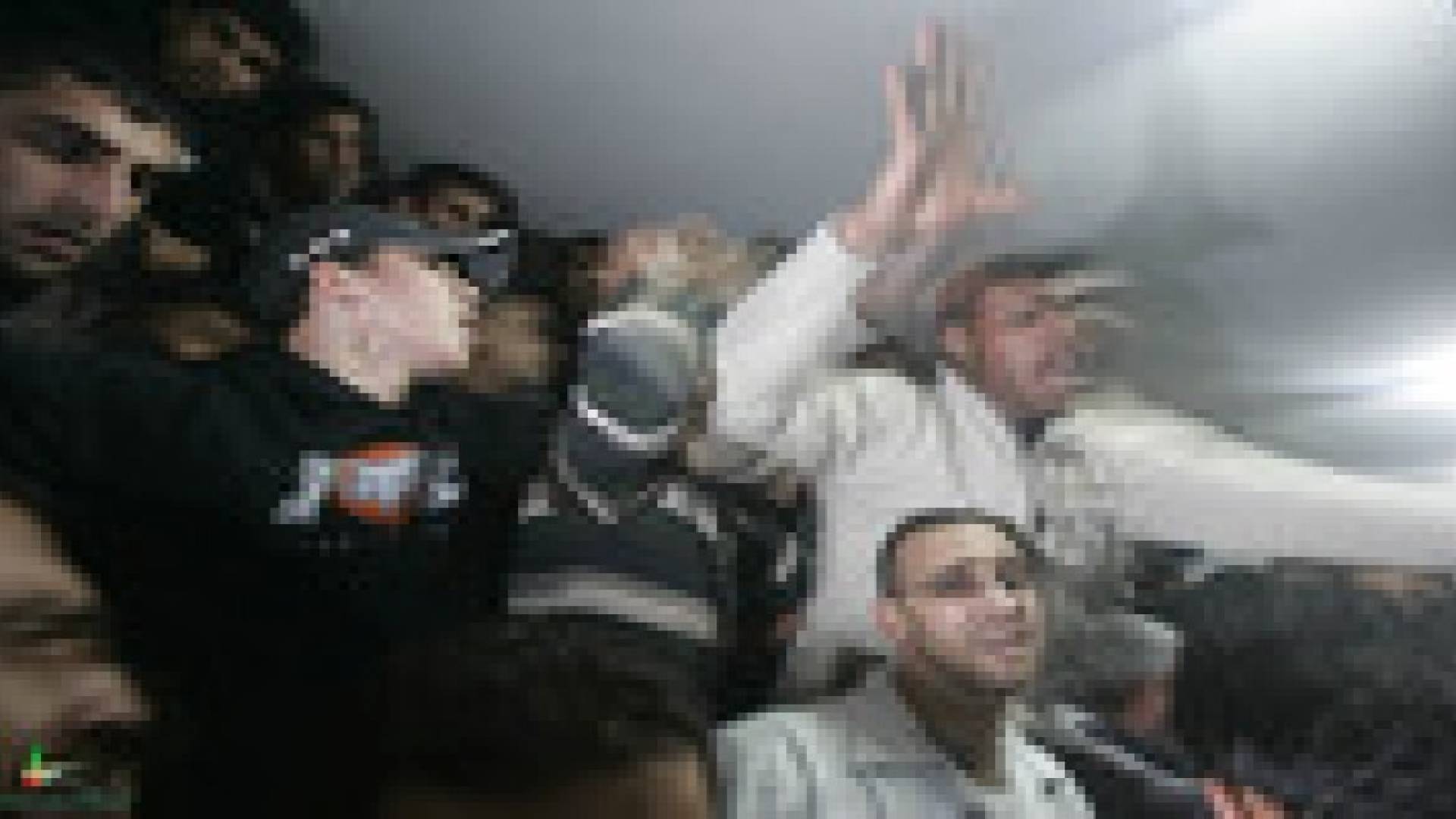 امتلاء ثلاجات الموتى والأرضيات في مستشفى الشفاء في غزة بجثث شهداء مجزرة الشجاعية