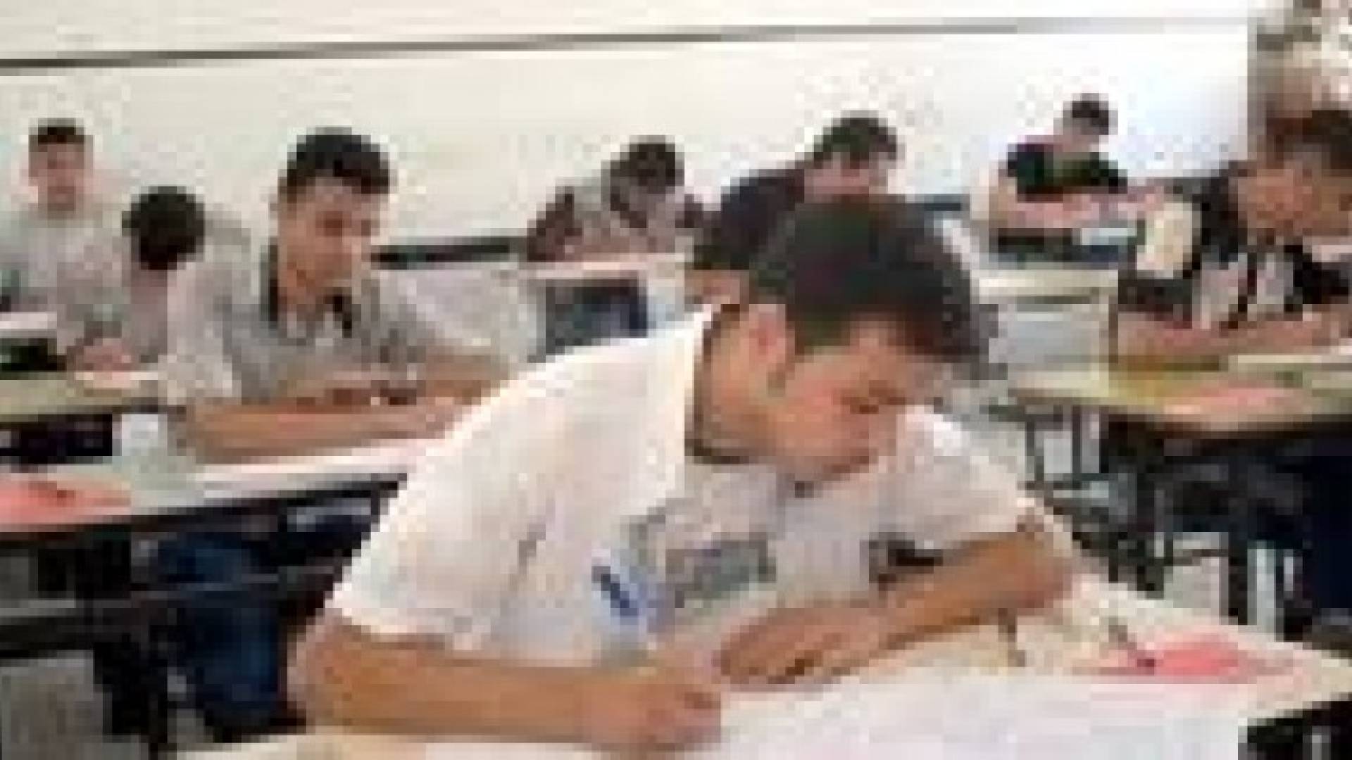 تسليم اوراق الجلوس لطلبة الشامل غدا