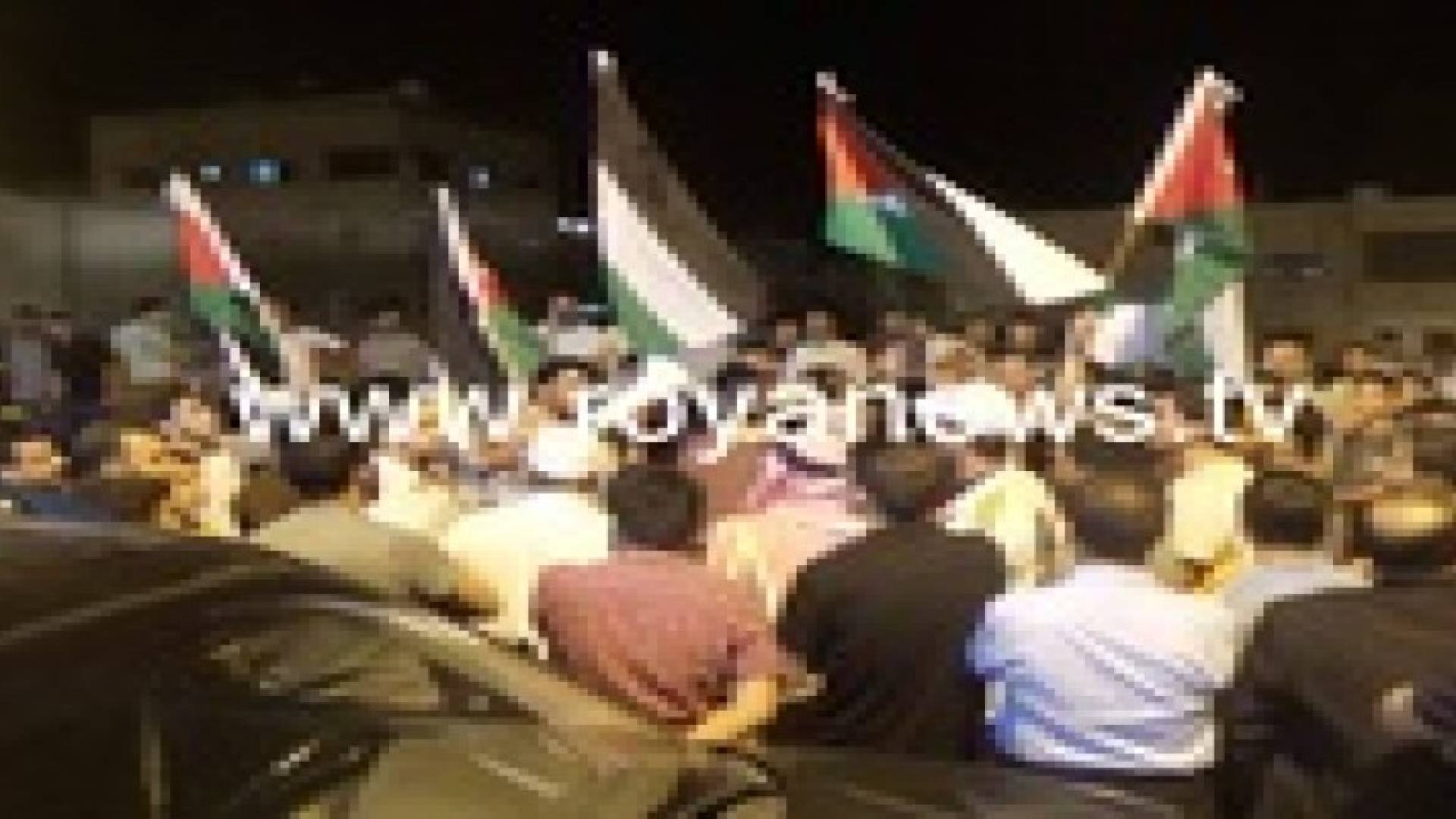 الكرك : وقفة احتجاجية ليلية بعنوان : " أنا كركي وبدي ارجع لفلسطين "