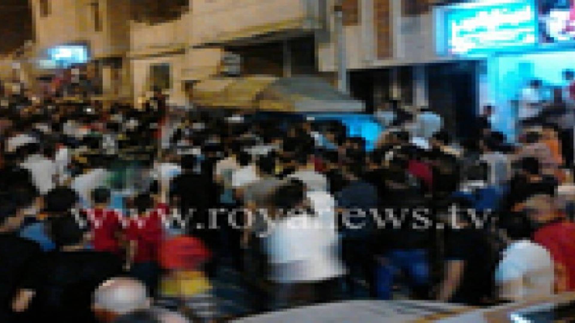 مسيرة ليلية في " البقعة " نصرة لغزة .. صور