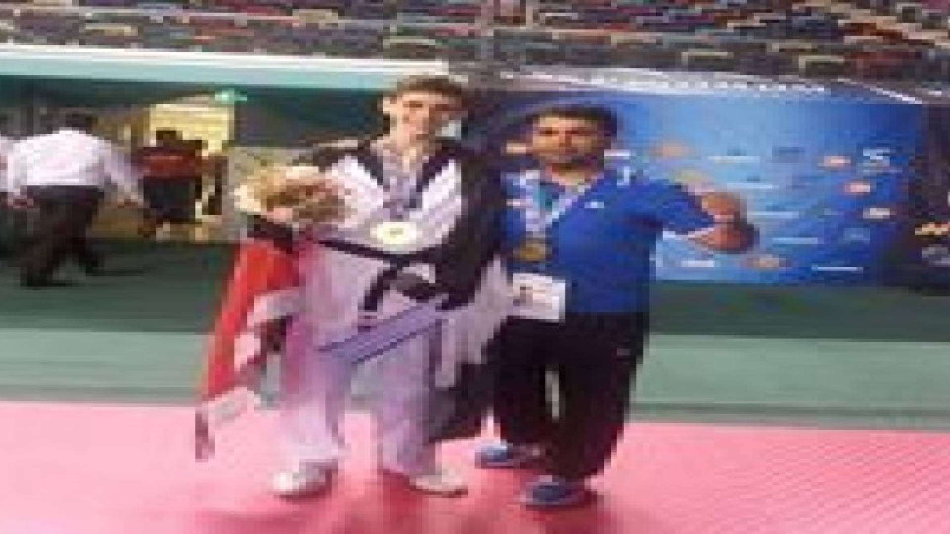 الحلواني يتوج بالميدالية الذهبية لبطولة العالم للتايكواندو