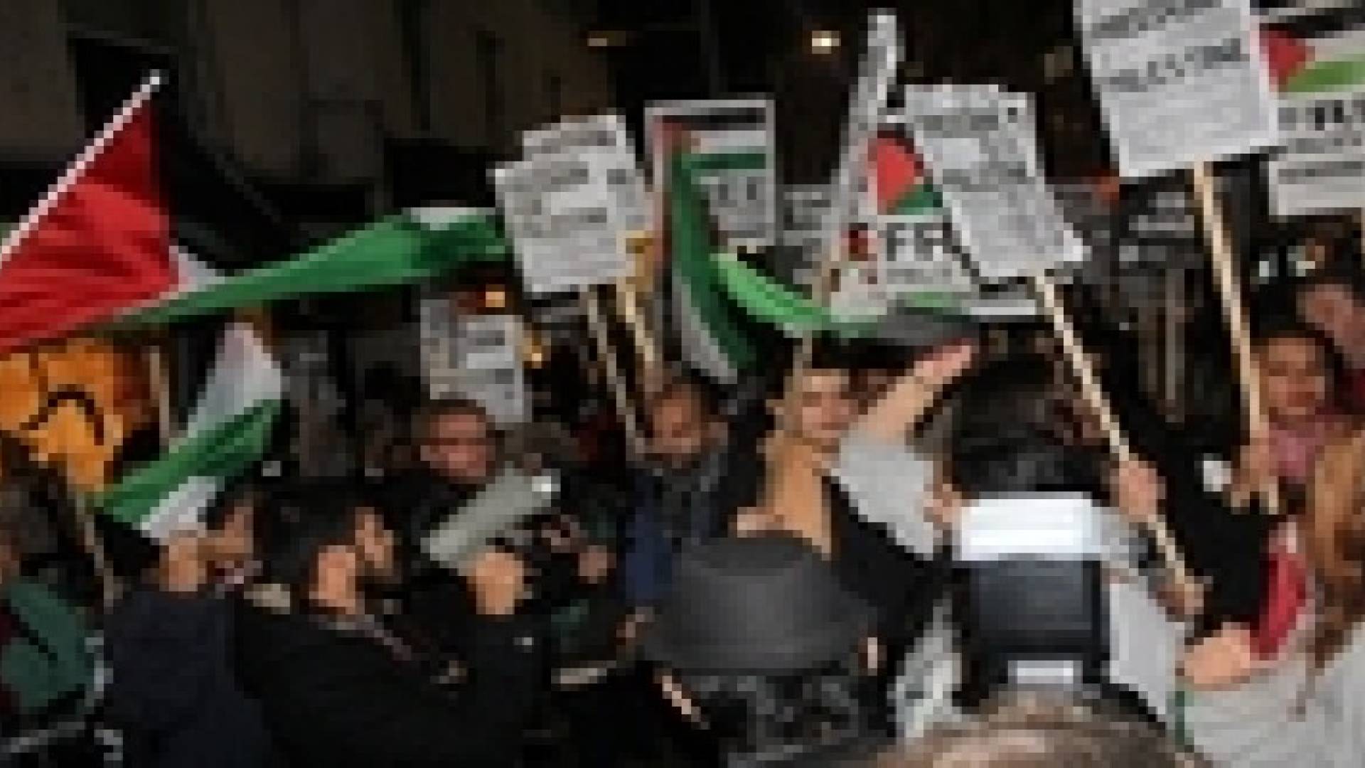 الآلاف في لندن يتظاهرون ضد العدوان الإسرائيلي على غزة