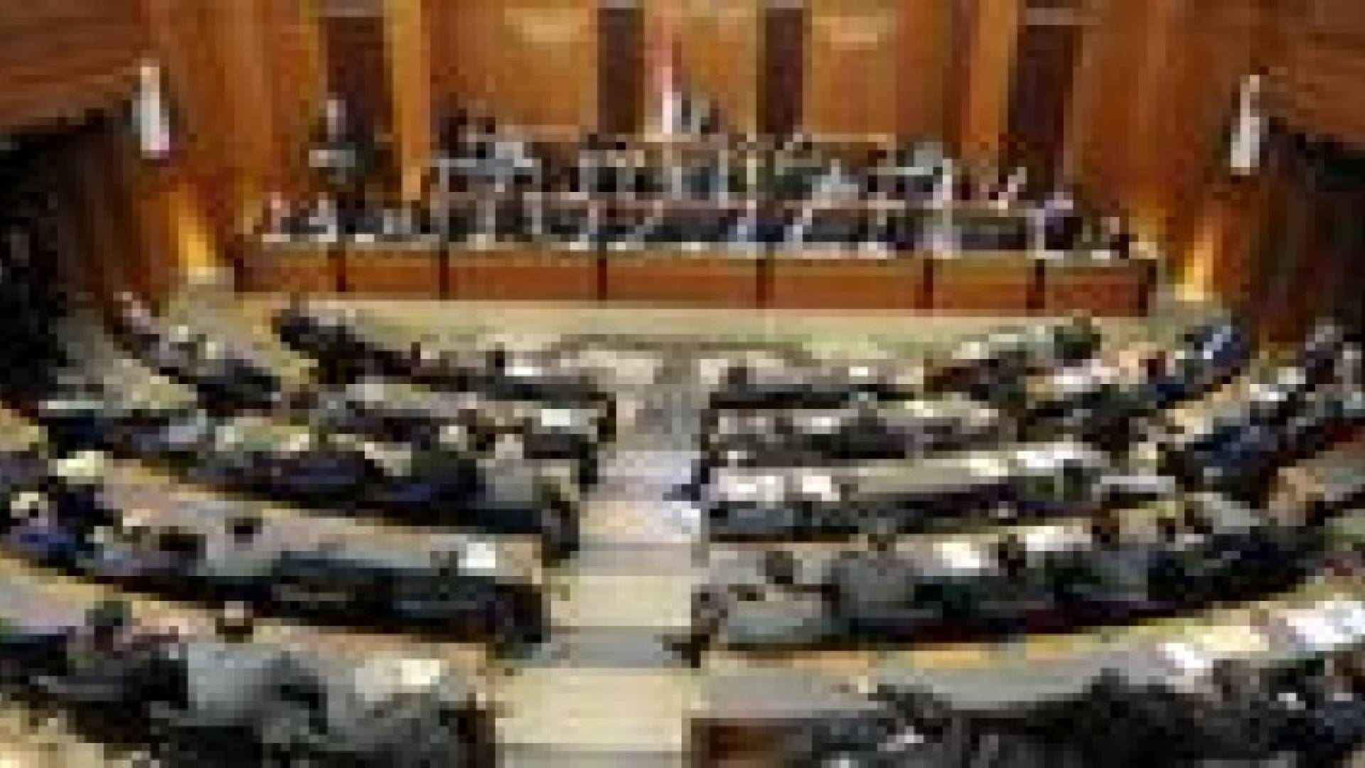 البرلمان اللبناني يعلن تضامنه مع غزة ومسيحيي الموصل العراقية