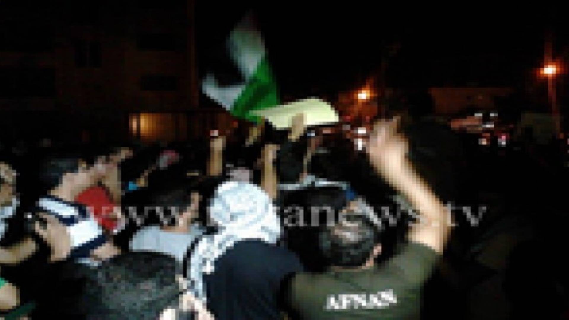 المئات يهتفون لغزة في حي نزال و الرابية .. صور