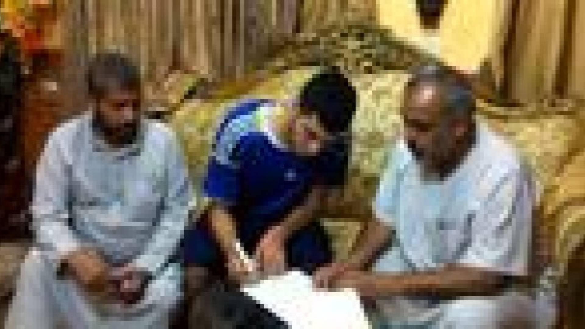 محمود مشعل يوقع للمنشية