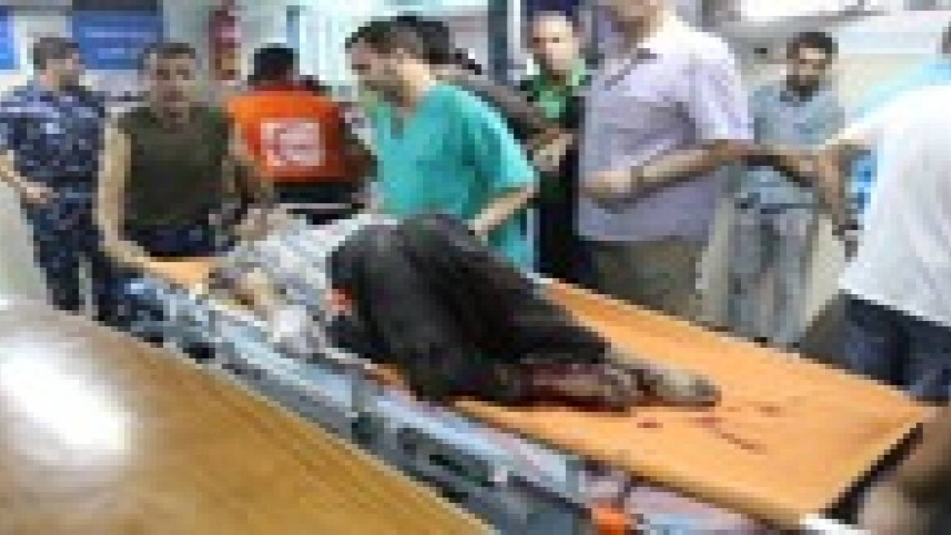 17 شهيدا و 200 جريحا في قصف للاحتلال على الشجاعية .. فيديو وصور