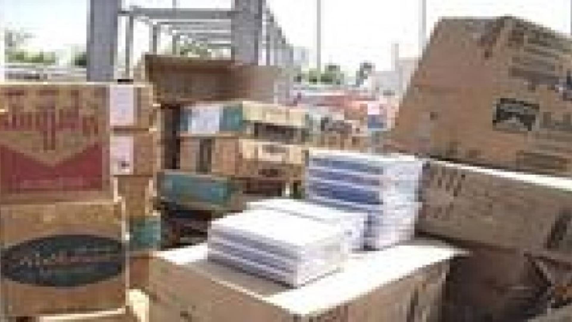 الجمارك تحبط تهريب أجهزة خلوية وبضائع متعددة