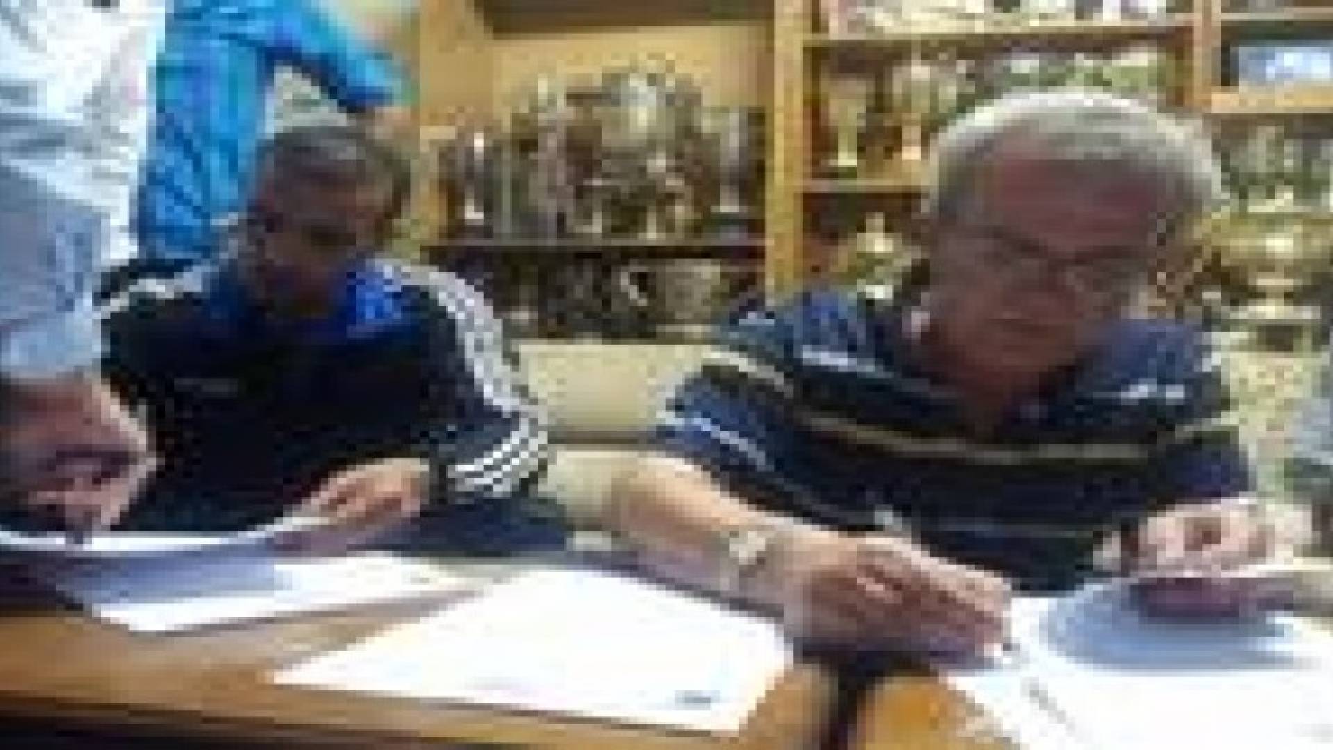 رسميا .. حسونة الشيخ يجدد عقده مع الفيصلي