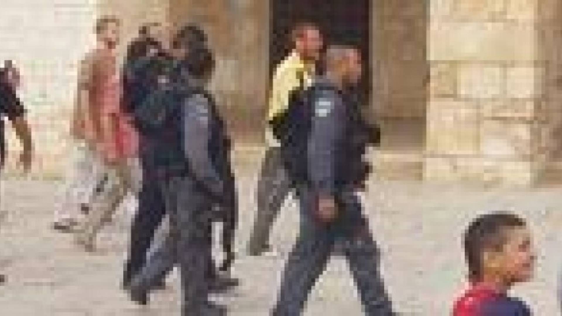 اصابة 5 من شرطة الاحتلال  إثر مواجهات مع فلسطينيين بالأقصى