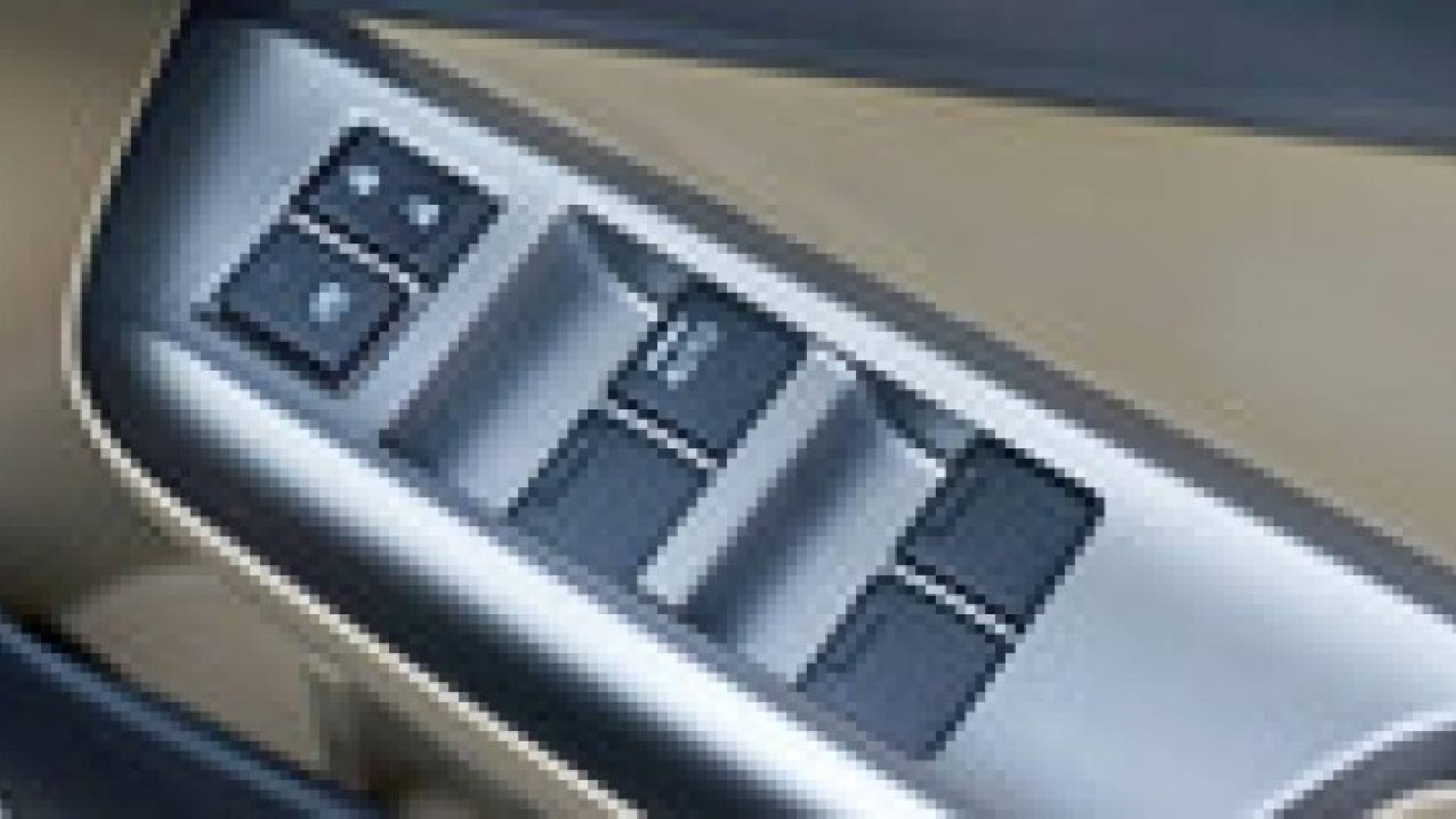 هاكر يفتح السيارة في 10 دقائق بدون لمسها