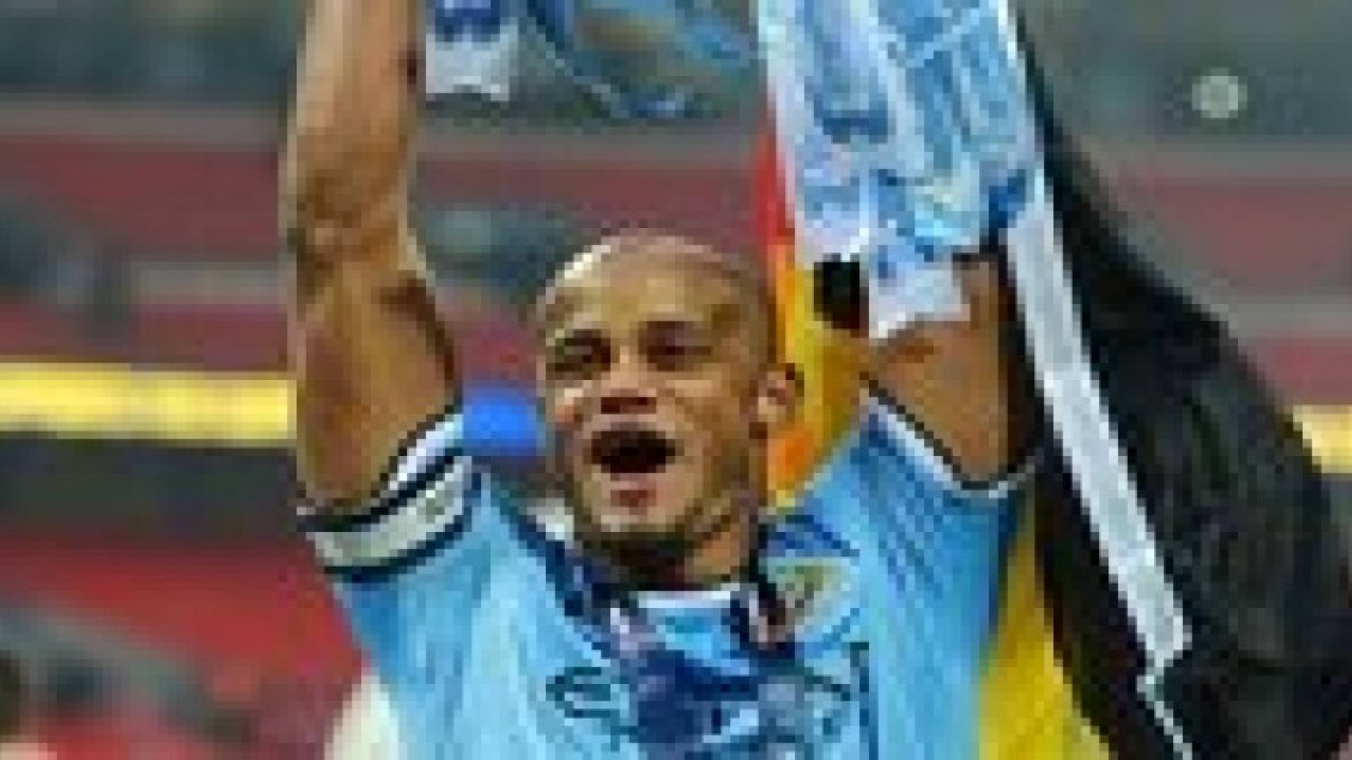 رسميا: مانشستر سيتي يجدد عقد القائد كومباني