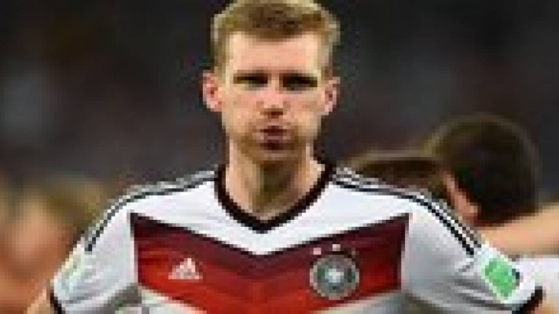 ميرتساكر يعتزل اللعب الدولي