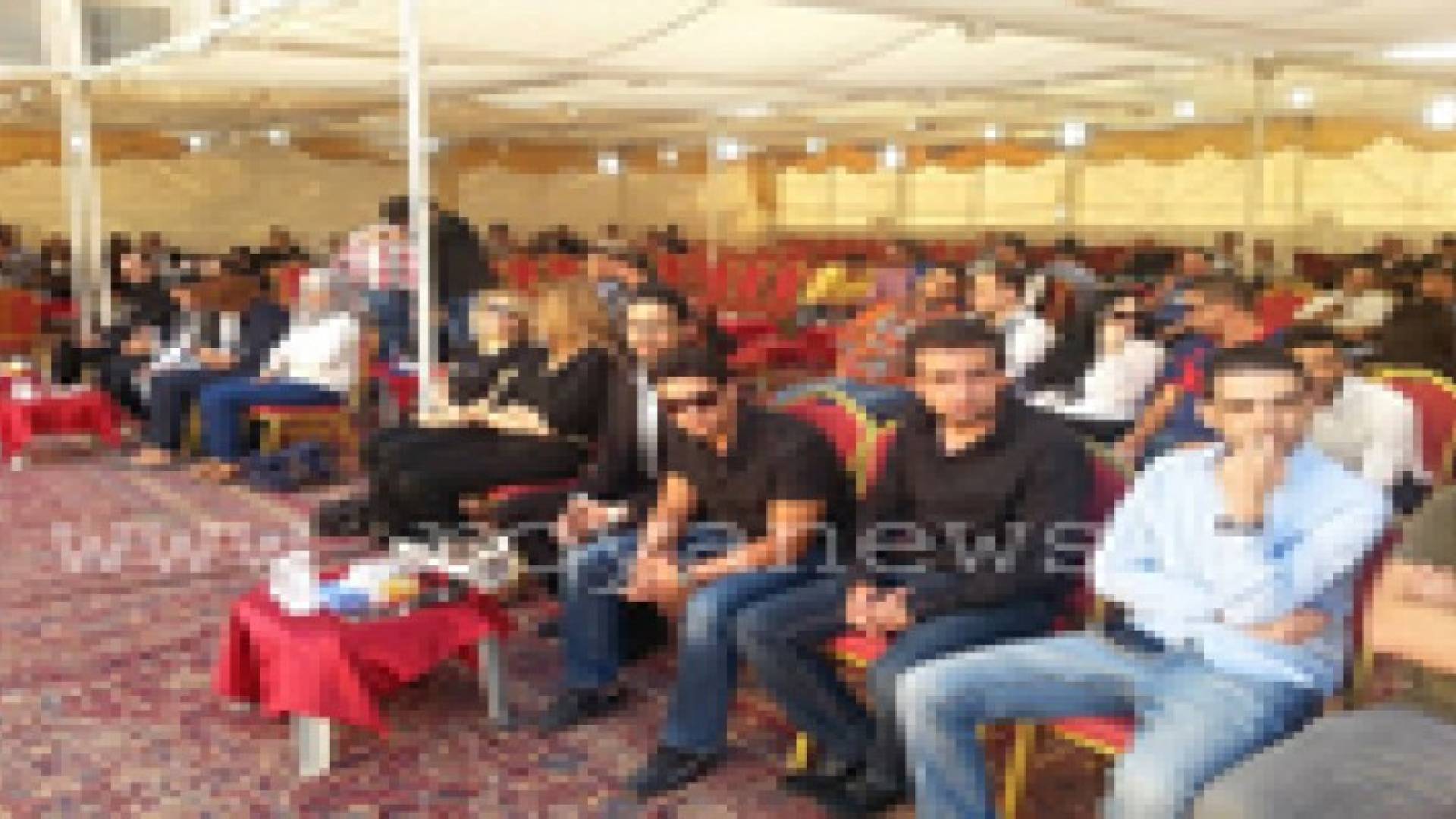 خيمة اعتصام قرب نقابة الصحفيين استنكارا لمقتل الإعلامي مازن دياب .. صور