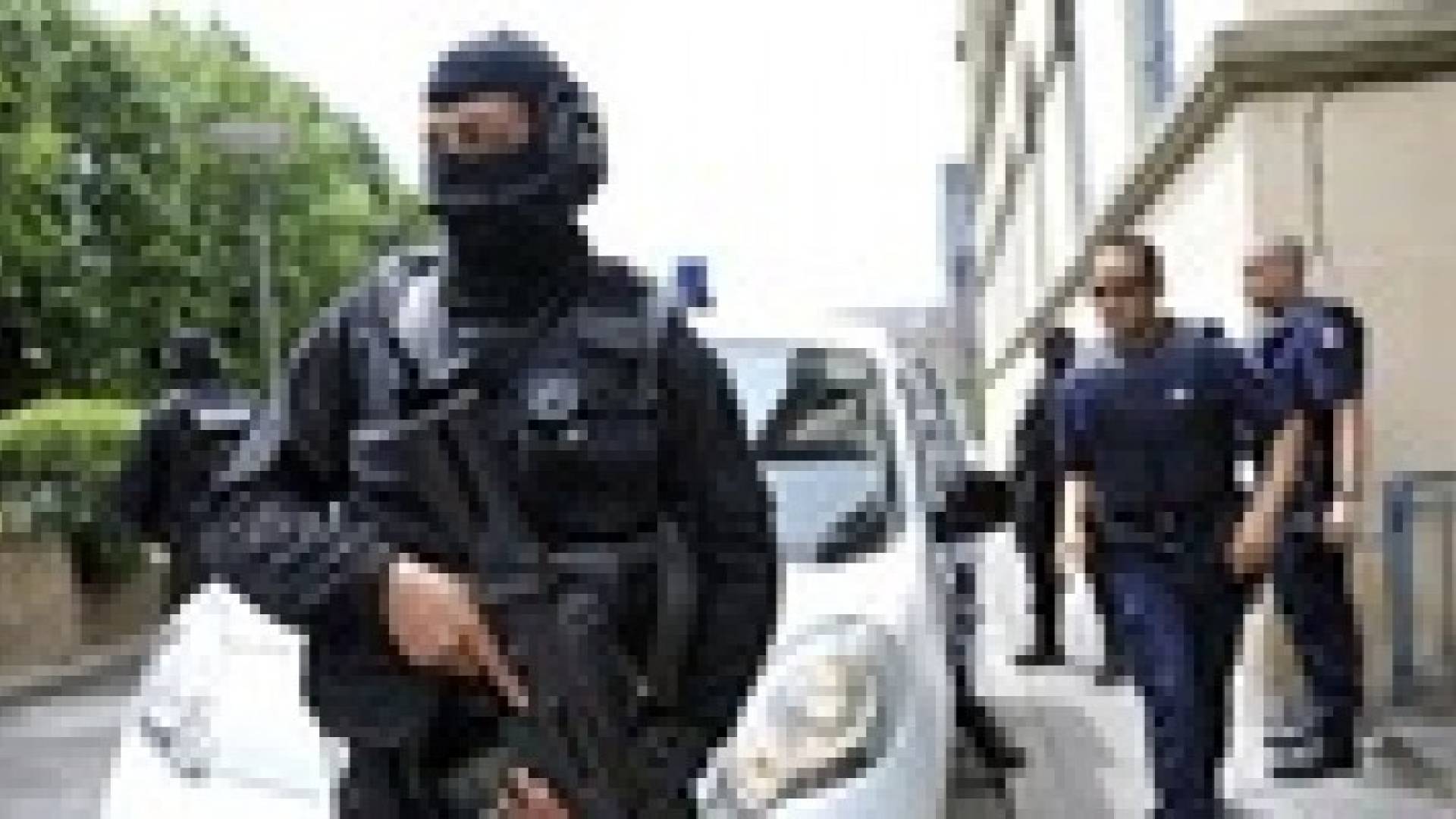 باريس: سلب 250 ألف يورو ووثائق من موكب أمير سعودي