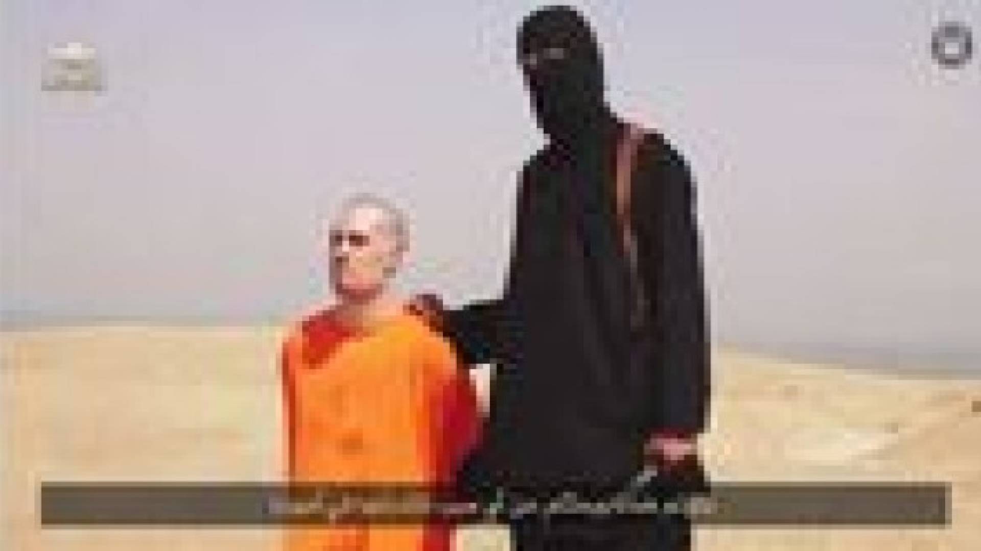 تنظيم الدولة الاسلامية يذيع تسجيلا مصورا يزعم انه يظهر ذبح صحفي امريكي