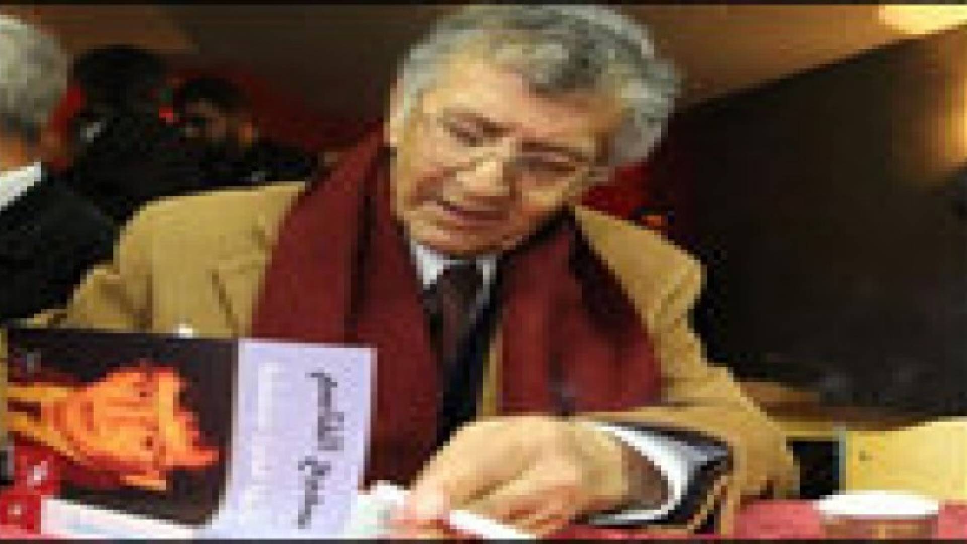 اعلاميون ينعون الشاعر الفلسطيني الراحل " سميح القاسم " .. فيديو