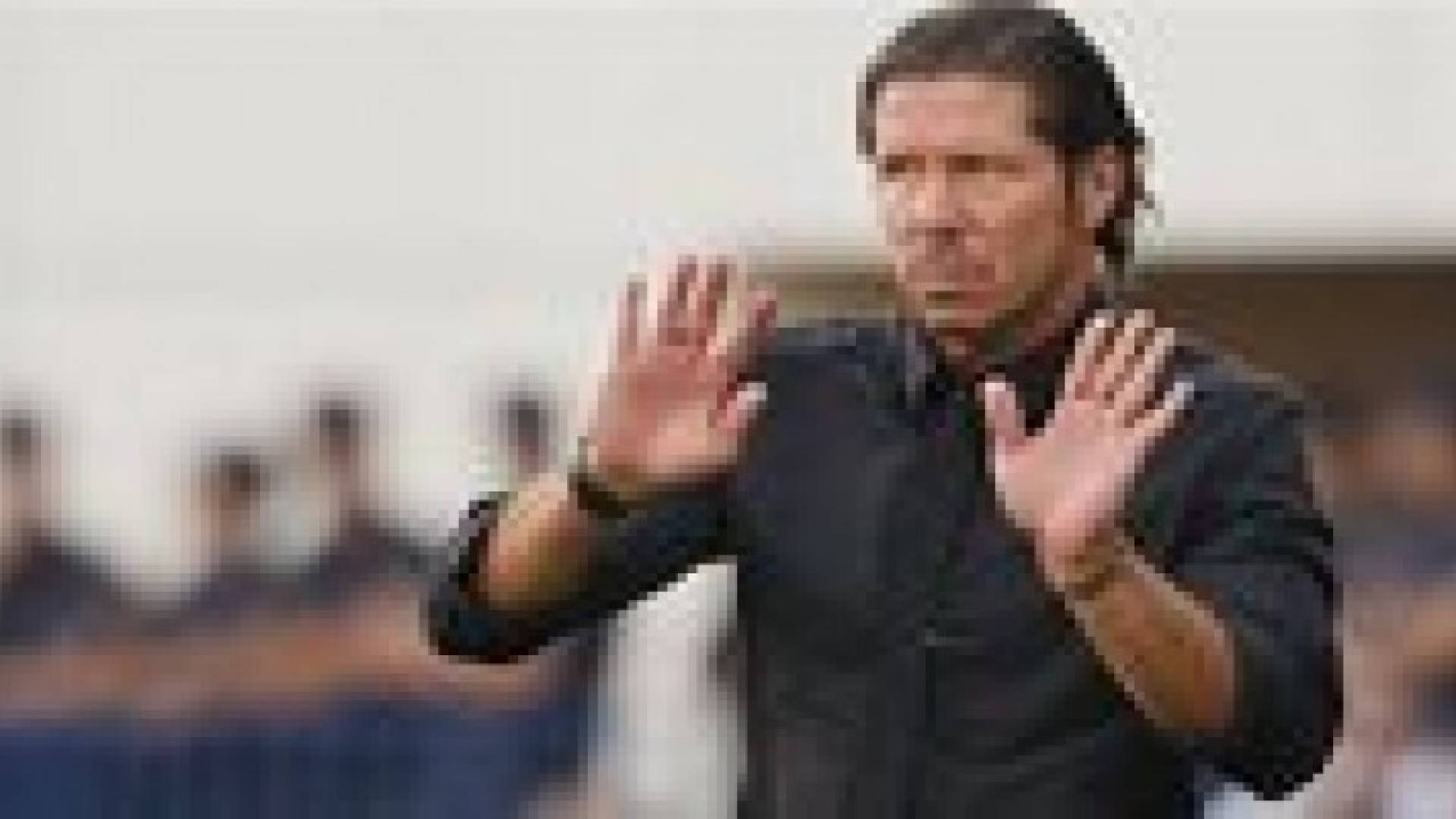 تقرير الحكم: سيميوني ضرب الحكم الرابع على رأسه